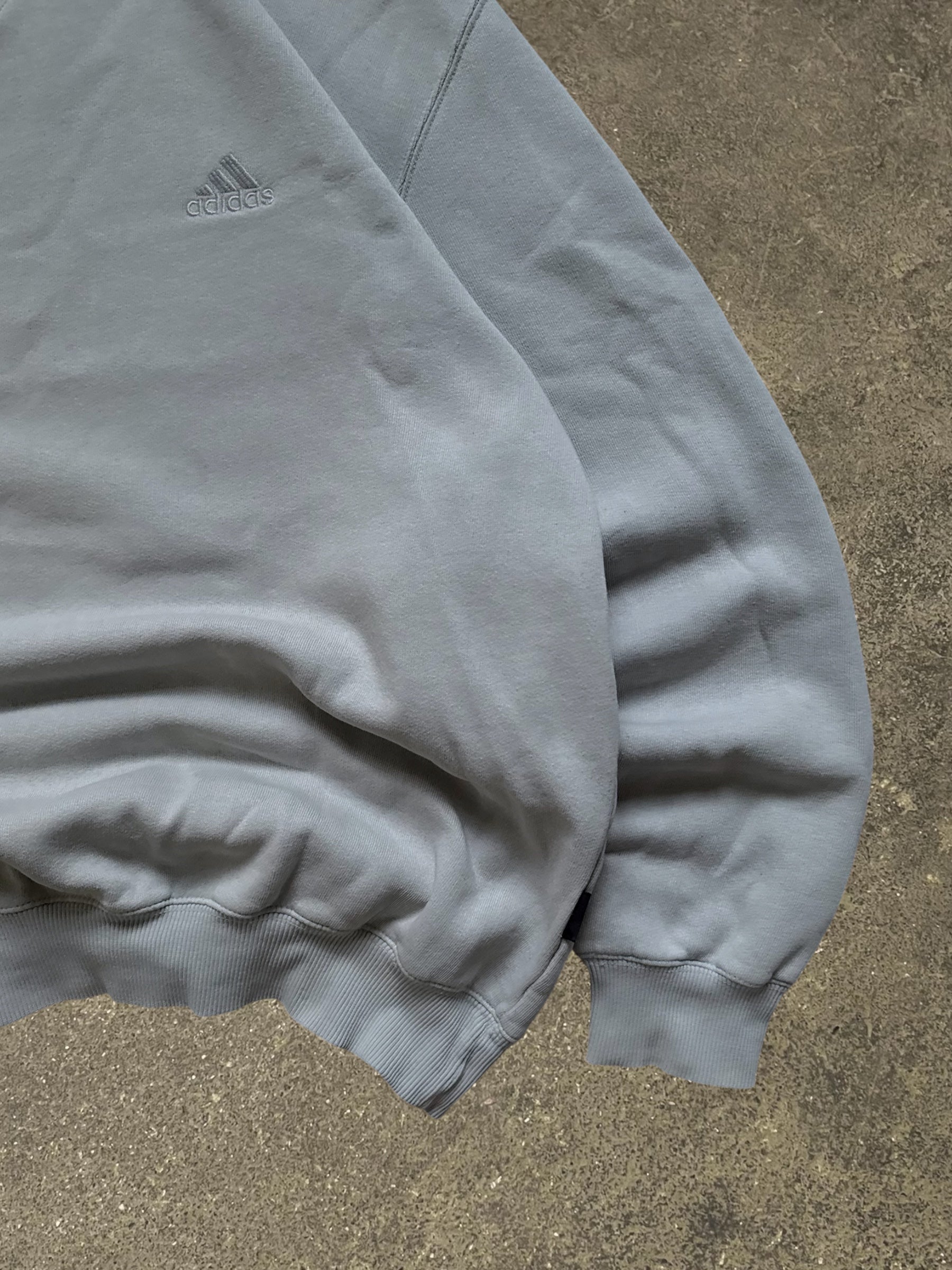 VINTAGE 90S ADIDAS SWEATSHIRT