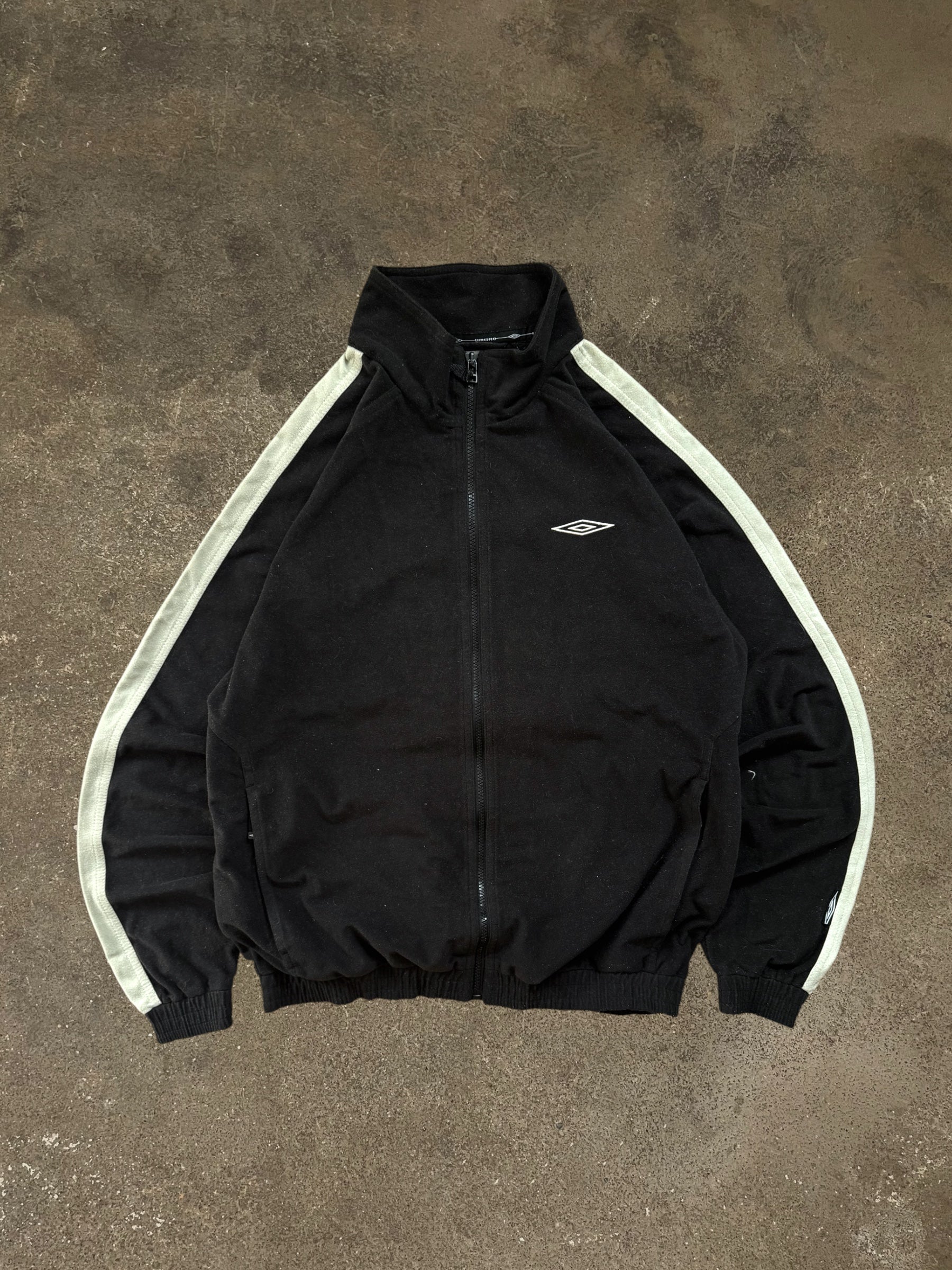 VINTAGE UMBRO BLACK TRACK FLEECE JACKET