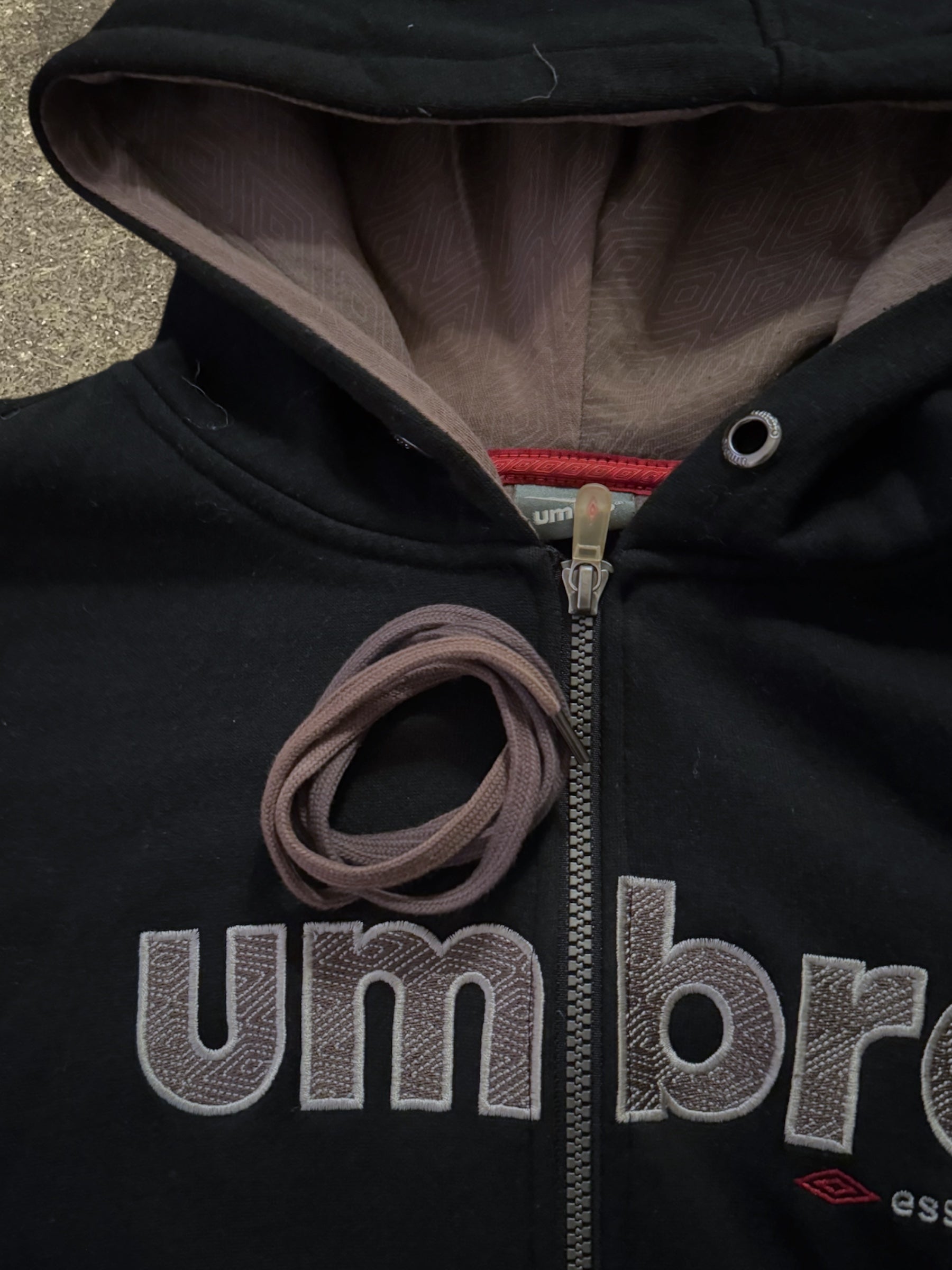 VINTAGE UMBRO ESSENTIALS ZIP-UP HOODIE