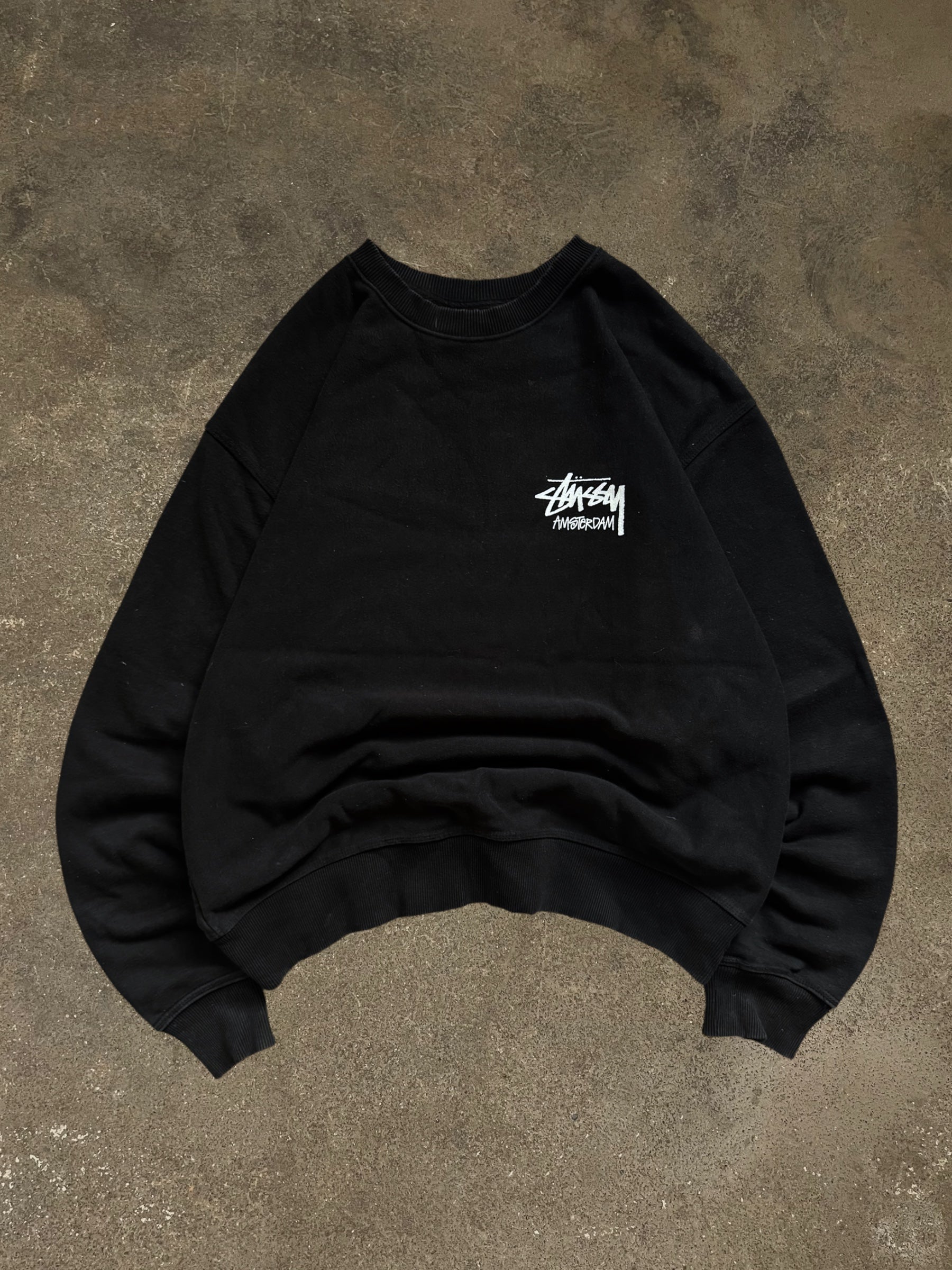 STÜSSY BLACK AMSTERDAM BASIC LOGO SWEATSHIRT