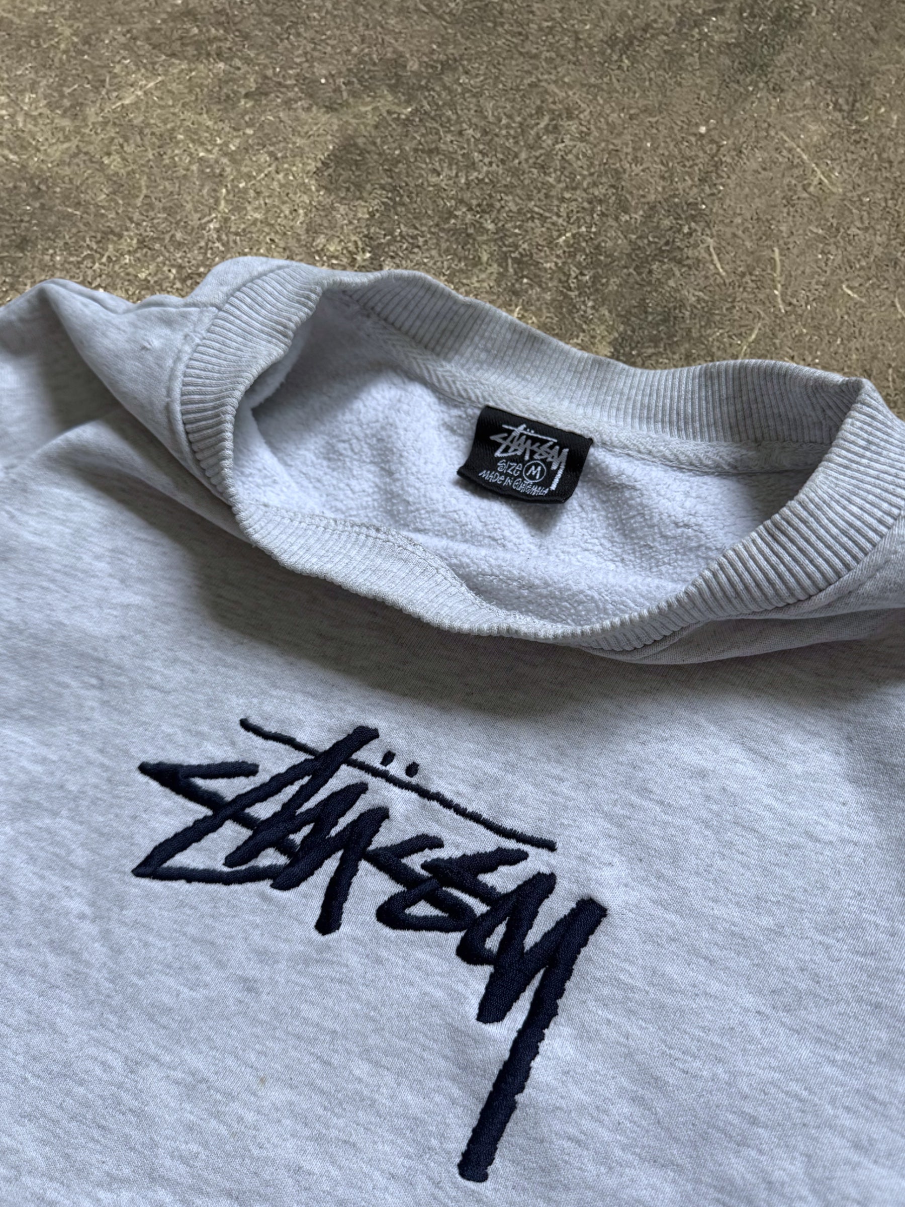 STÜSSY EMBROIDERED STOCK LOGO SWEATSHIRT