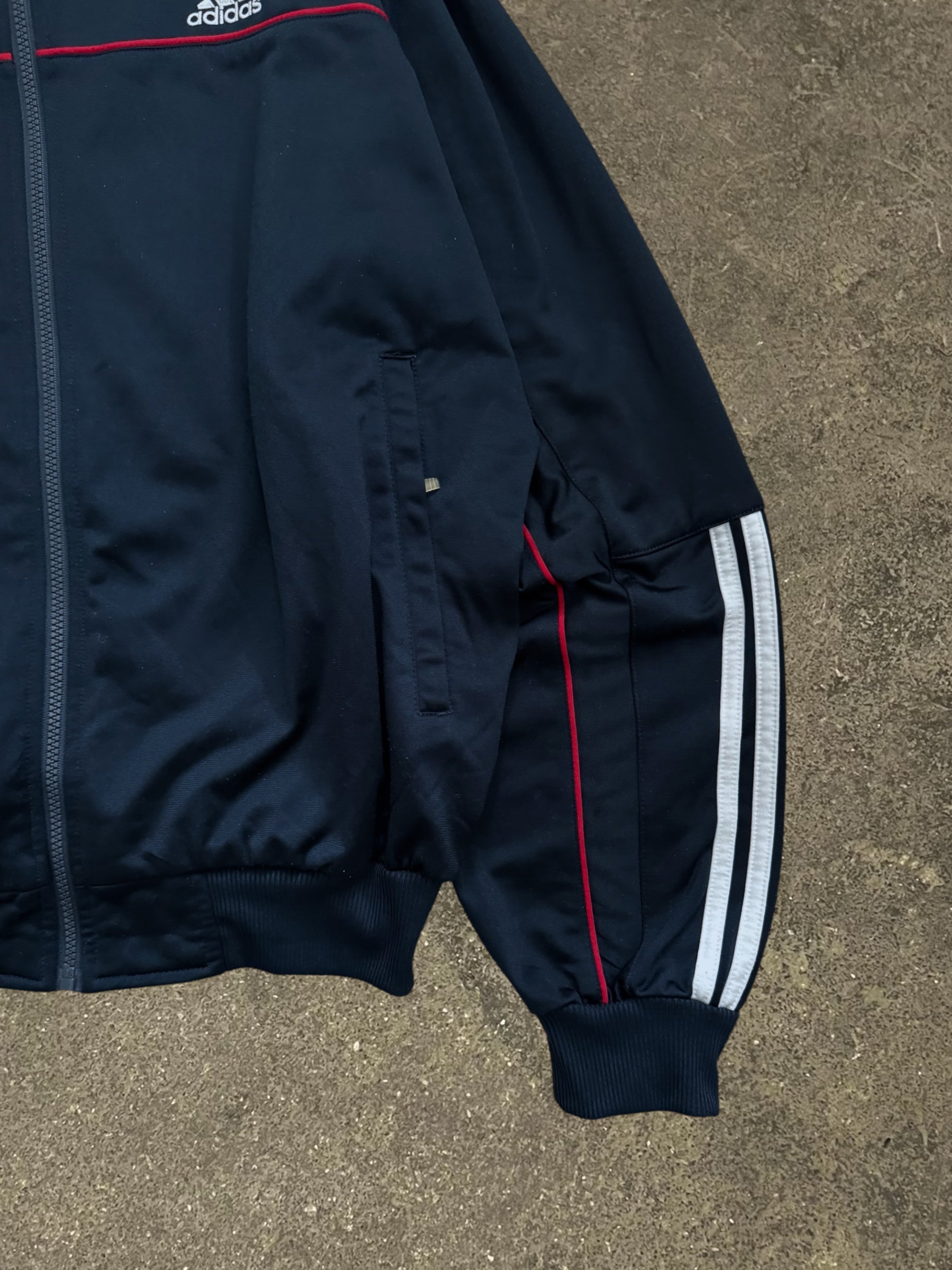 VINTAGE 00S NAVY BLUE ADIDAS TRACK JACKET