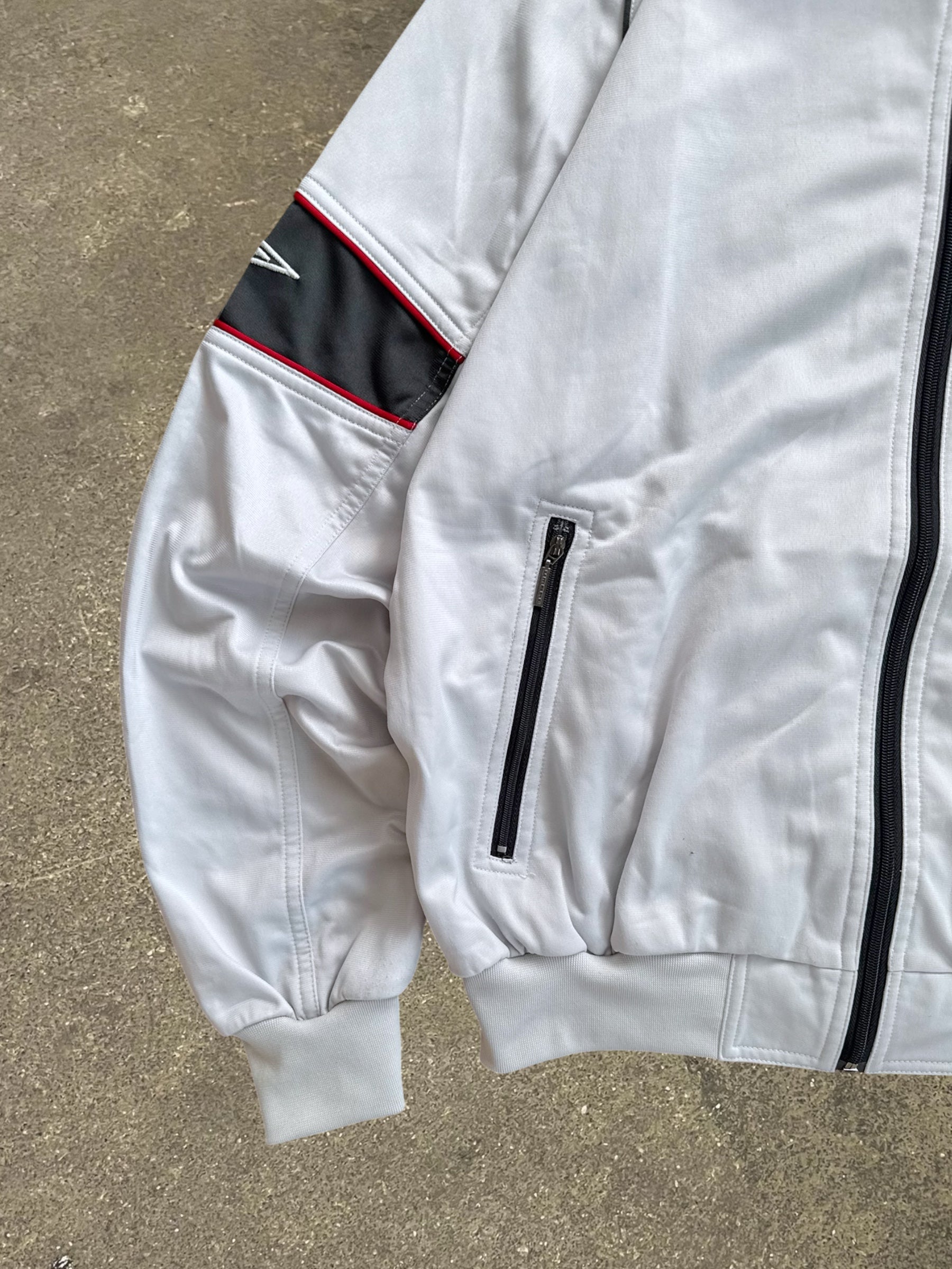 VINTAGE WHITE UMBRO TRACK JACKET