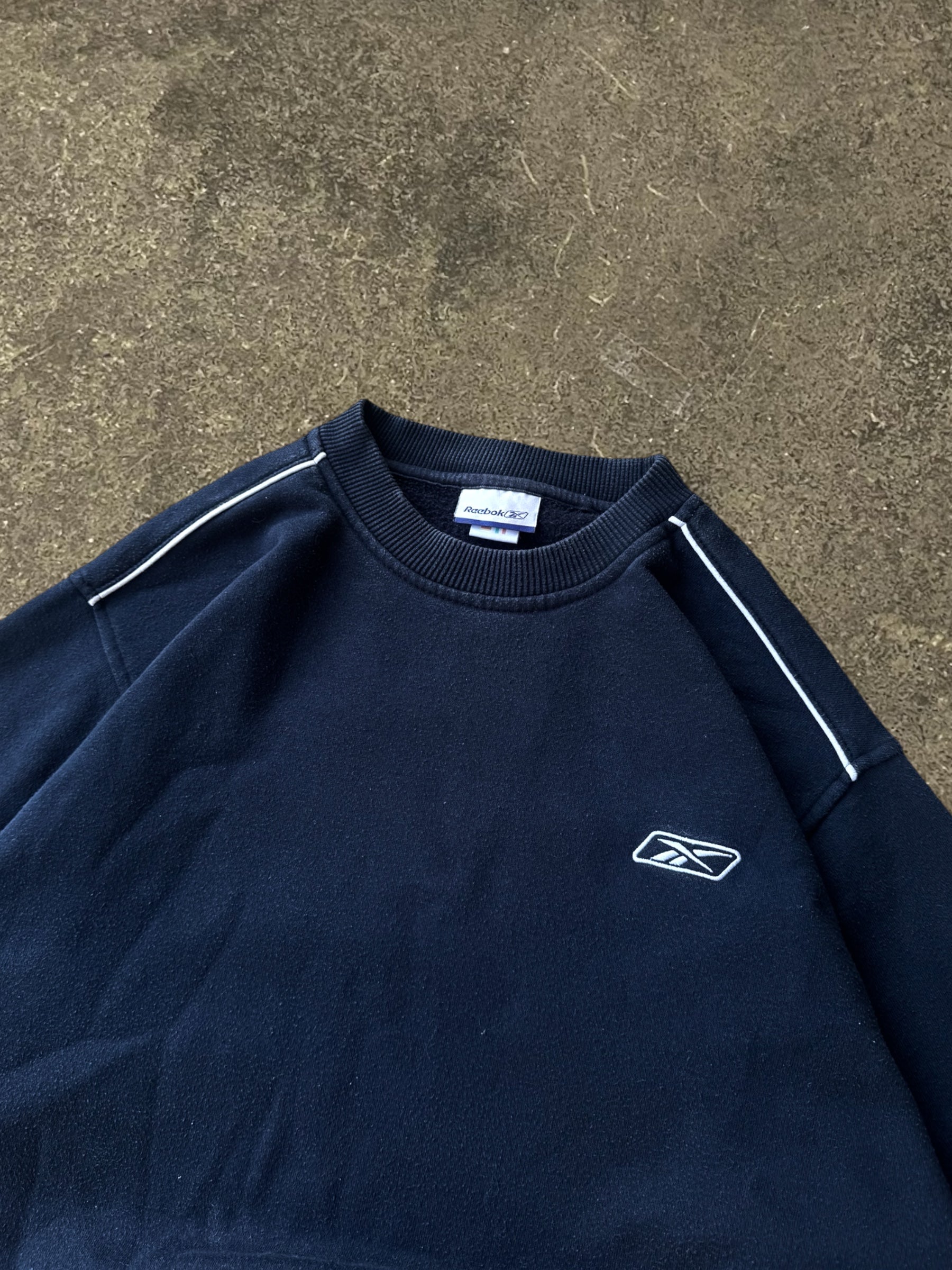 VINTAGE 90S REEBOK SWEATSHIRT