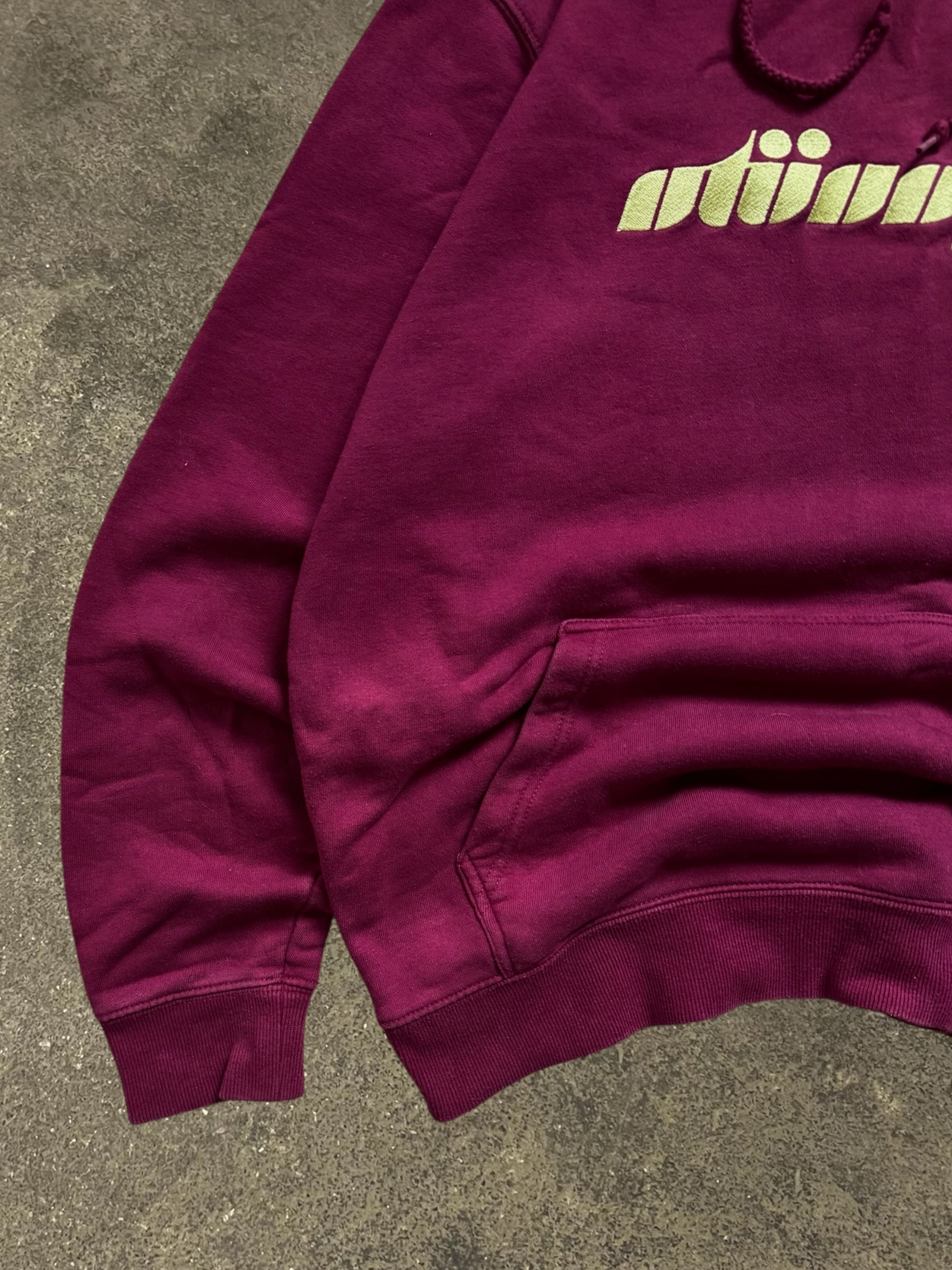 STÜSSY PRETTY LOGO HOODIE