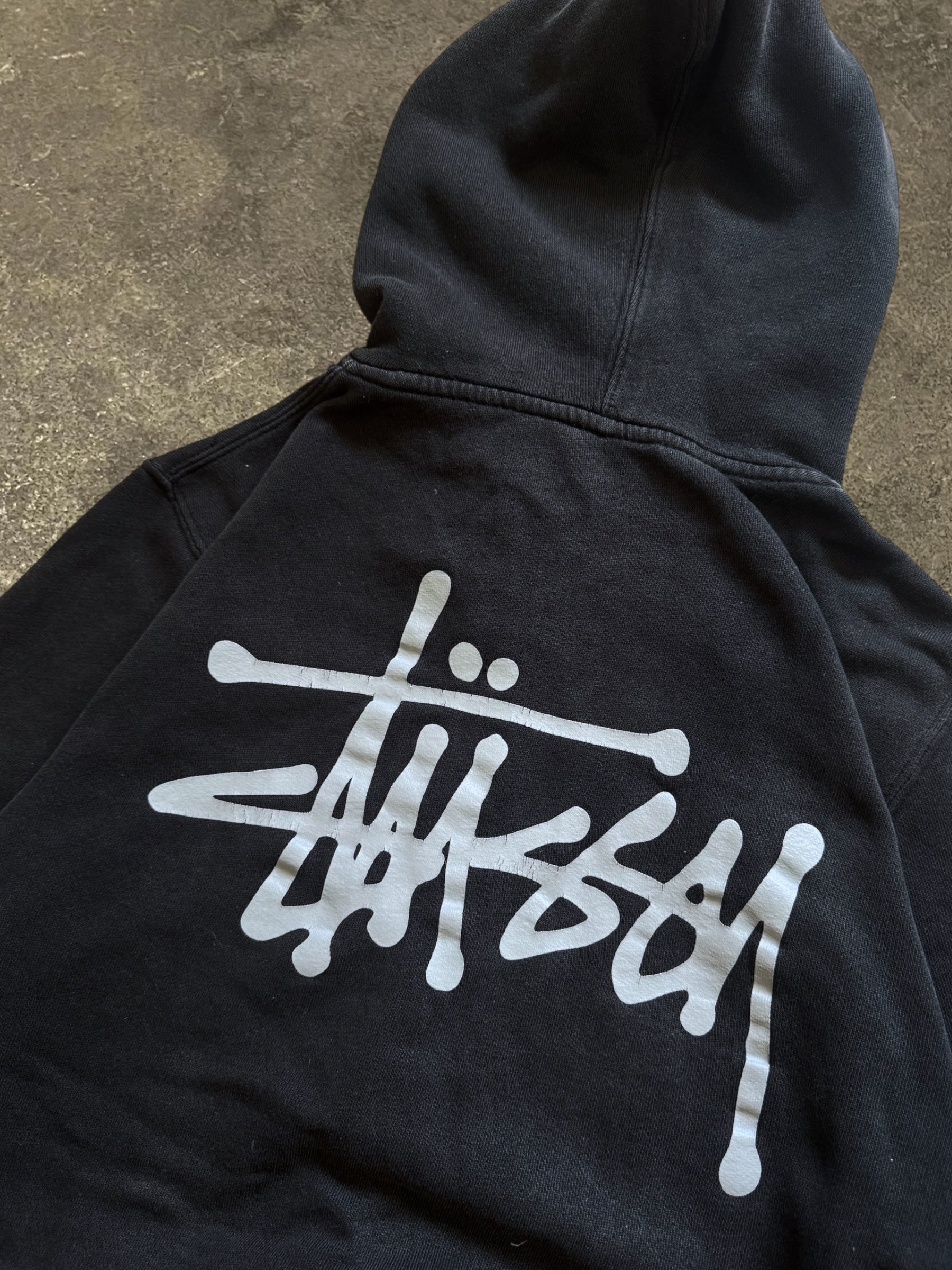 STÜSSY BASIC LOGO ZIP-UP HOODIE