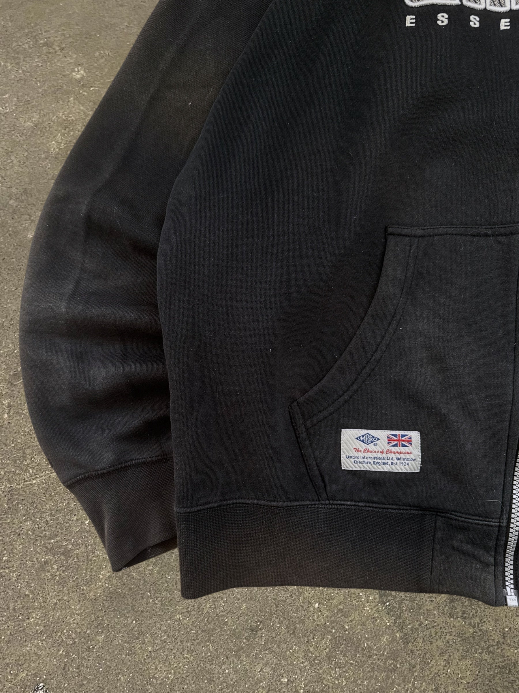 VINTAGE BLACK UMBRO ZIP-UP HOODIE
