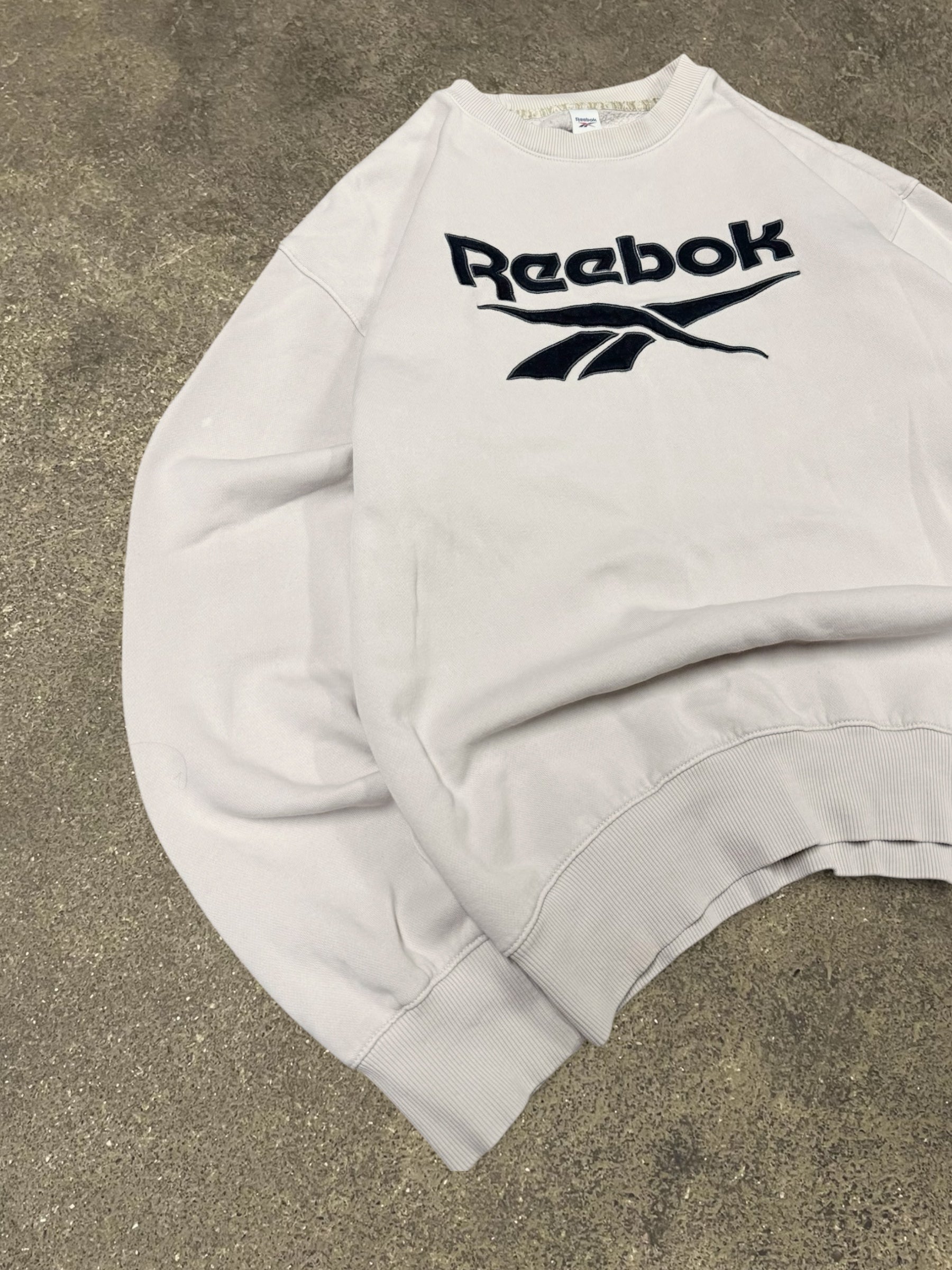 REEBOK SWEATSHIRT