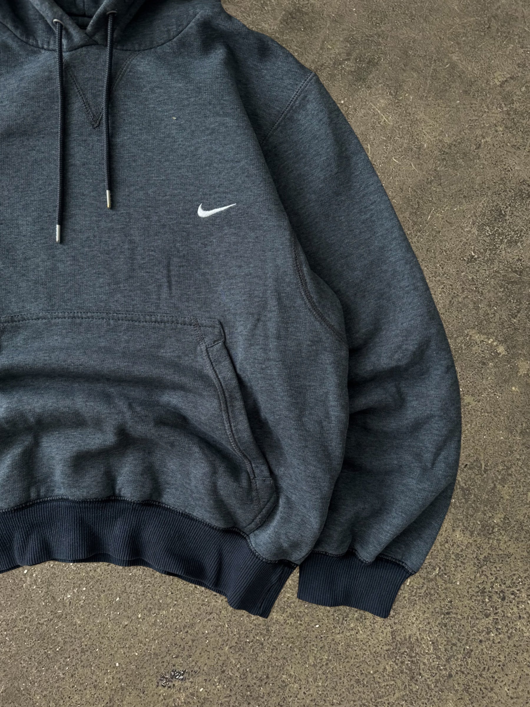 VINTAGE 00S NIKE SWOOSH HOODIE