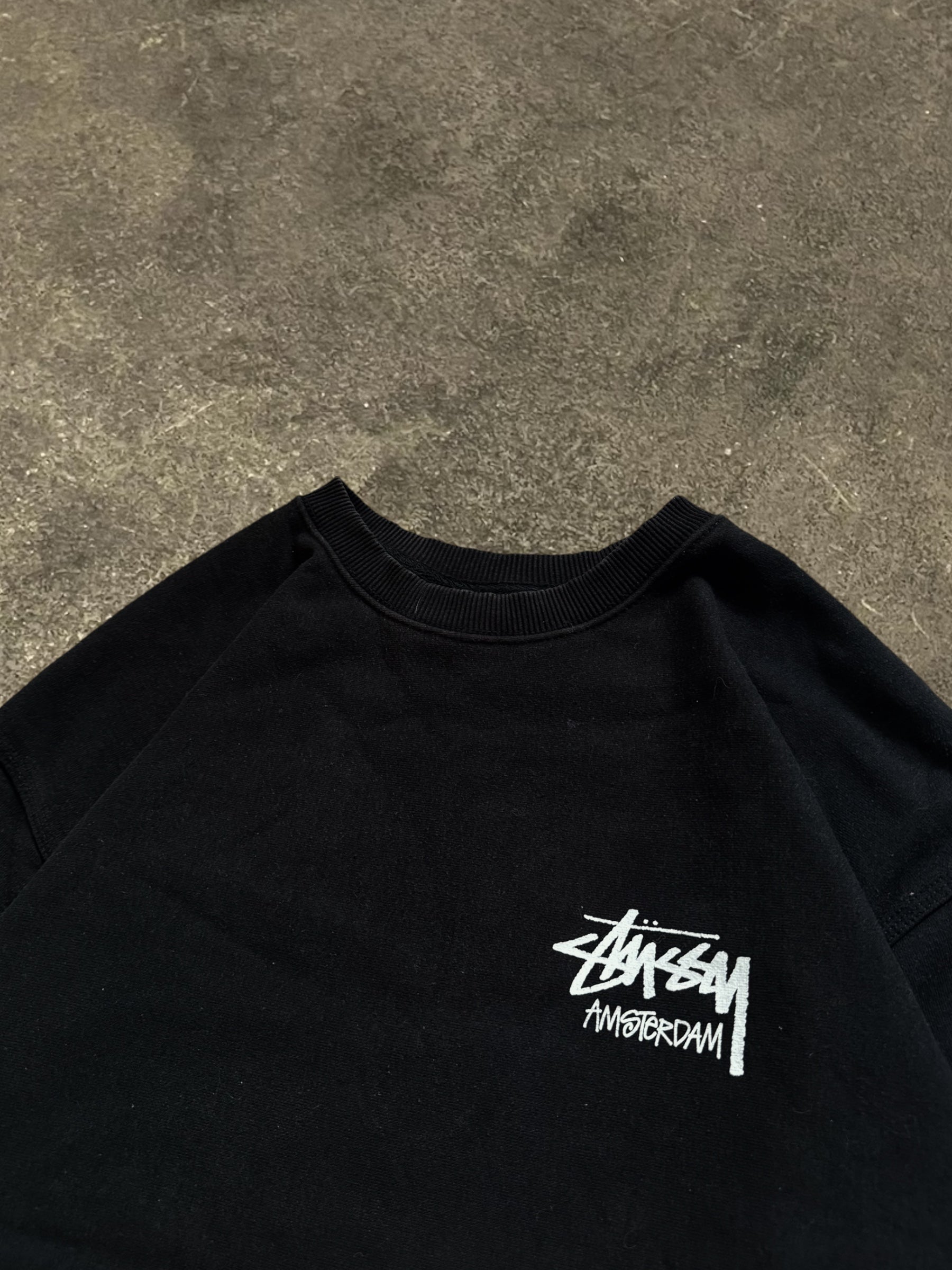 STÜSSY BLACK AMSTERDAM BASIC LOGO SWEATSHIRT
