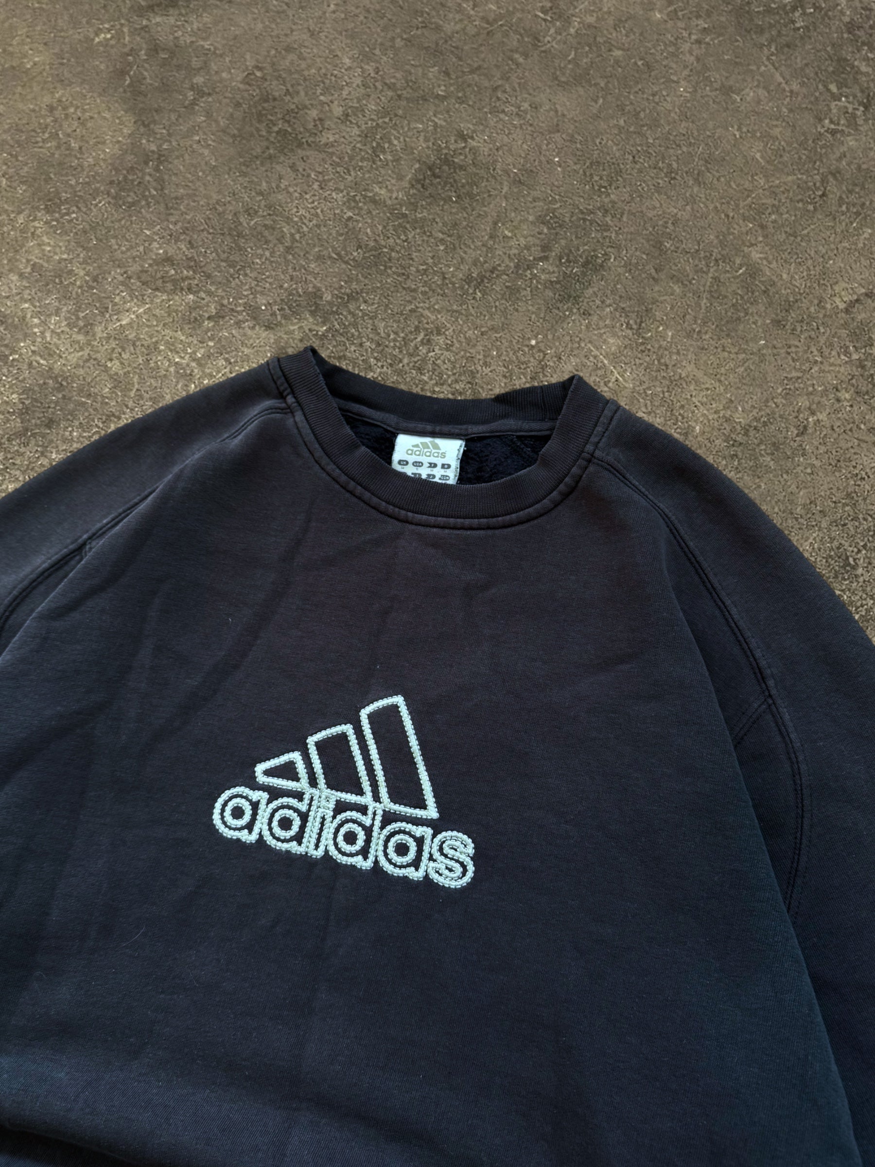VINTAGE 00S NAVY BLUE ADIDAS SWEATSHIRT