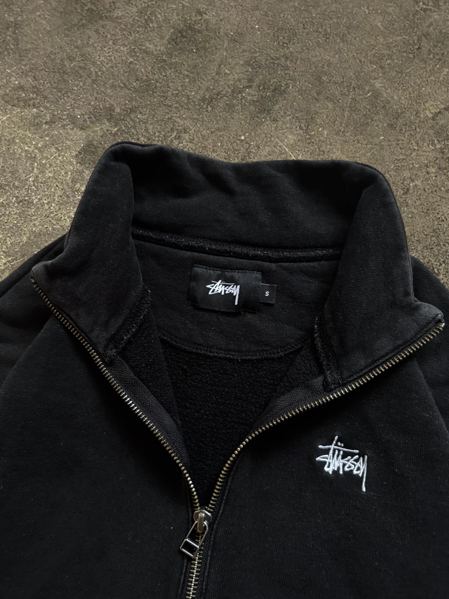 STÜSSY BLACK HALF-ZIP STOCK LOGO SWEATSHIRT