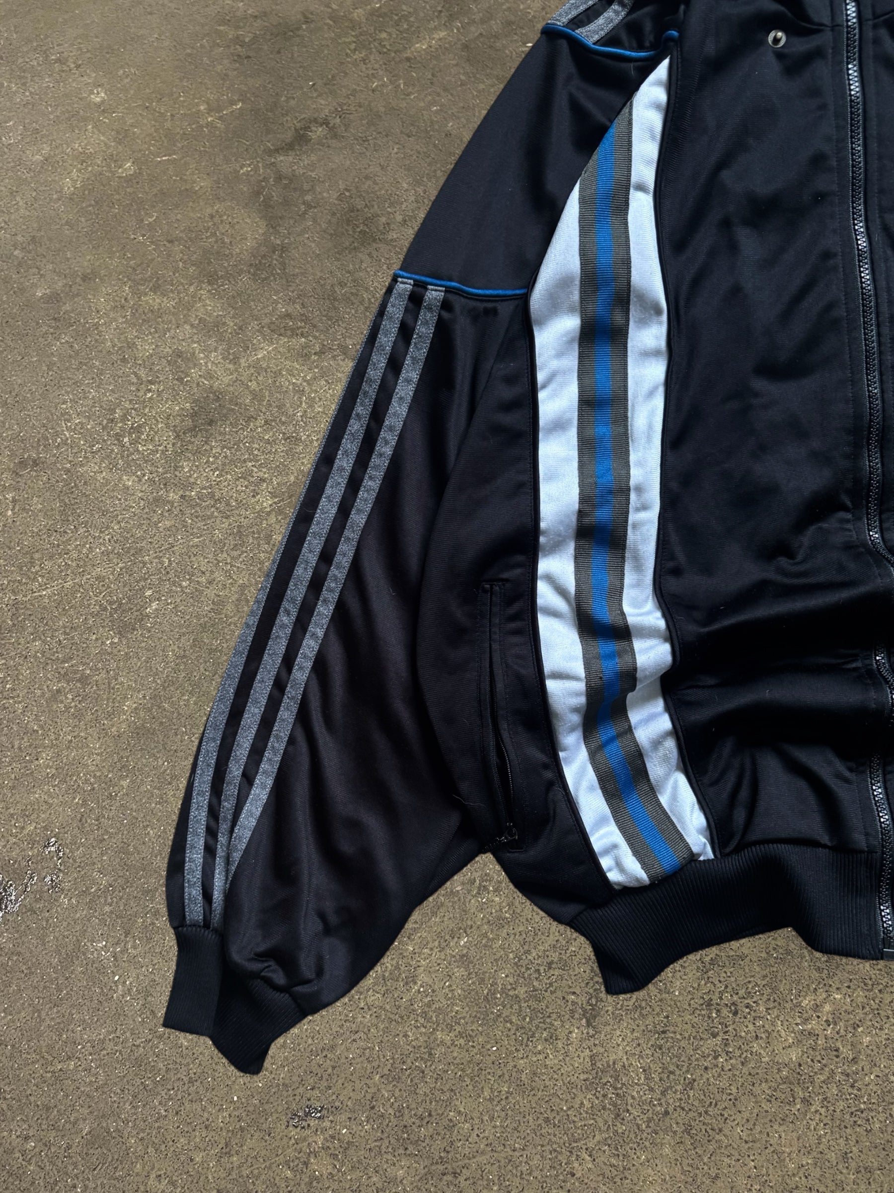 VINTAGE 90S ADIDAS TRACK JACKET