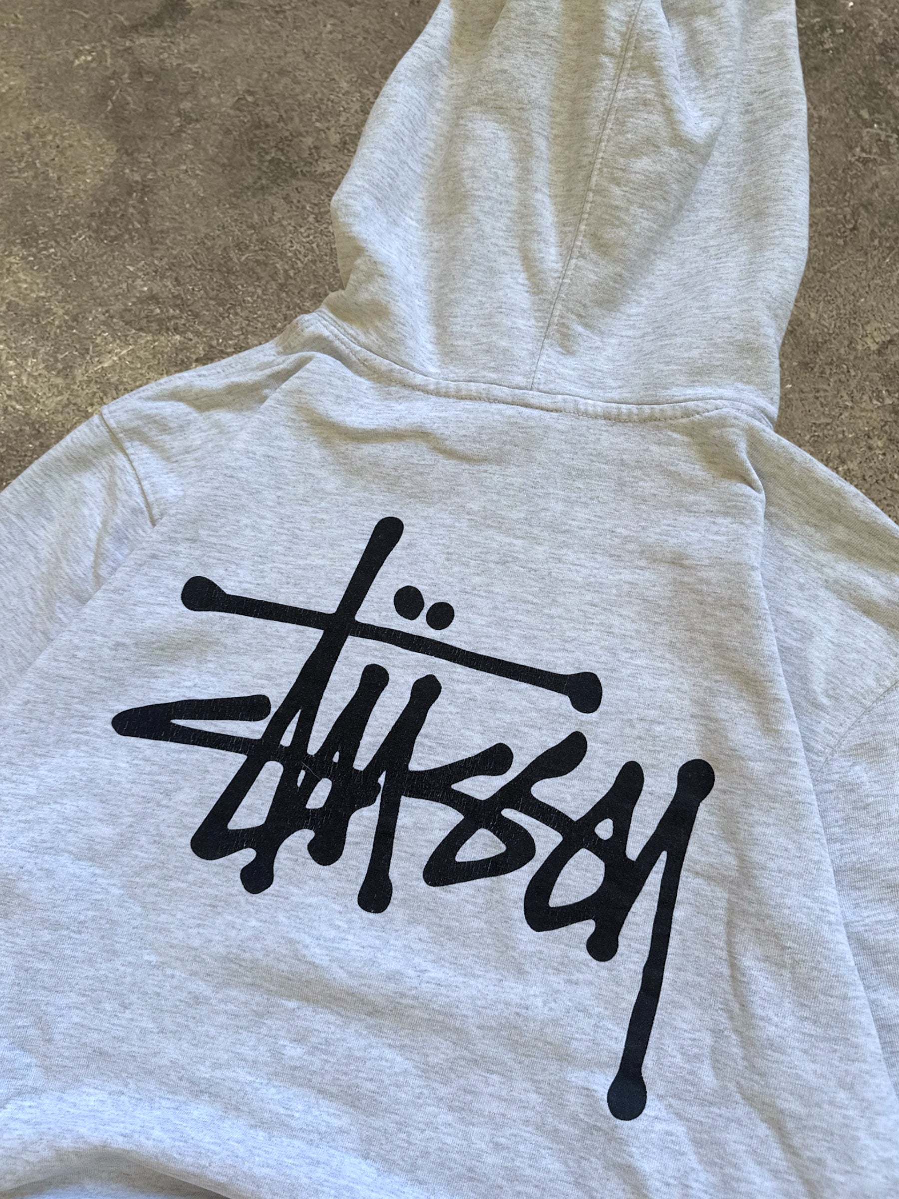 STÜSSY GREY BASIC LOGO HOODIE