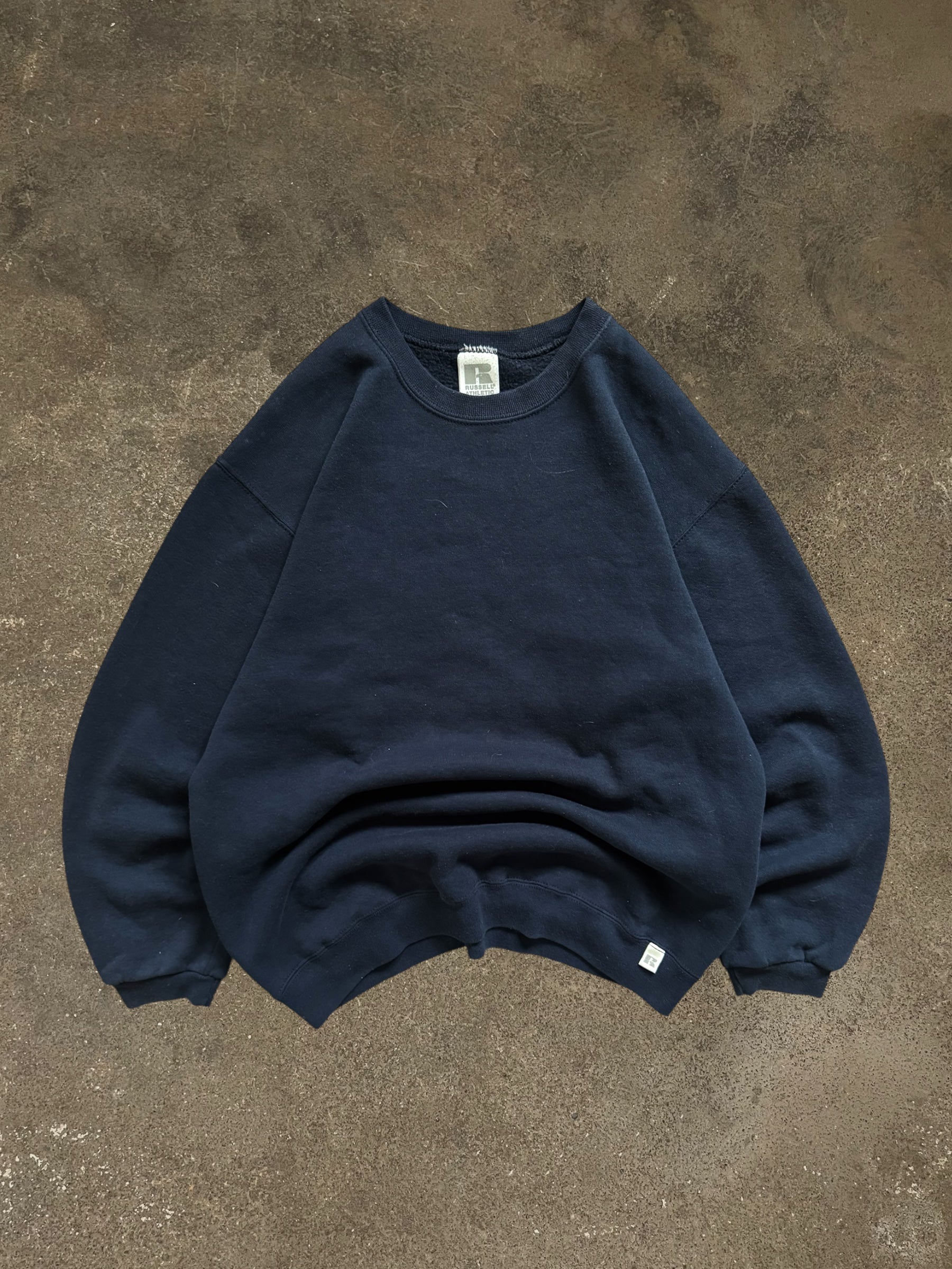 VINTAGE 90S NAVY RUSSELL ATHLETIC BLANK SWEATSHIRT