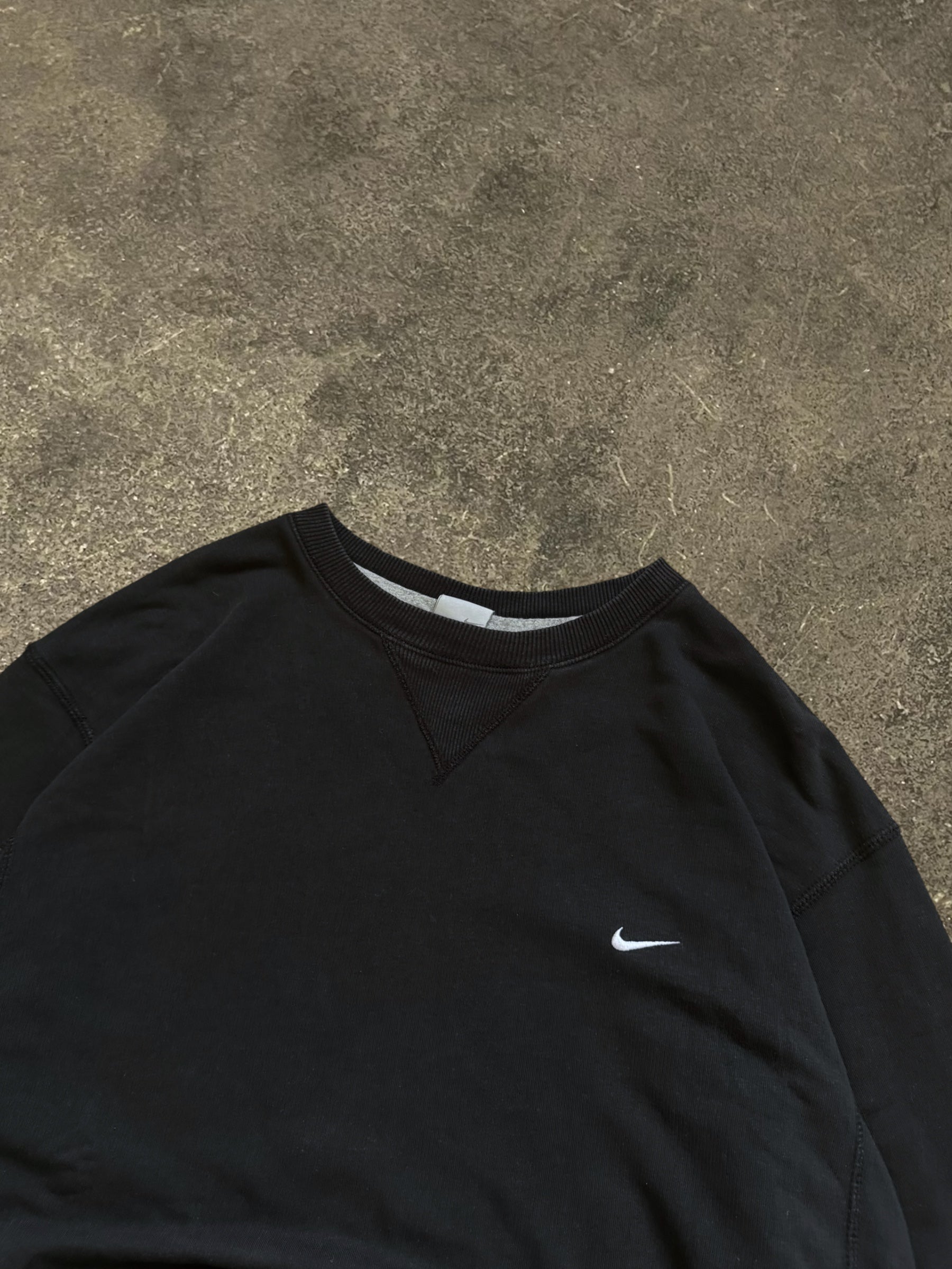 VINTAGE 00S NIKE SWEATSHIRT