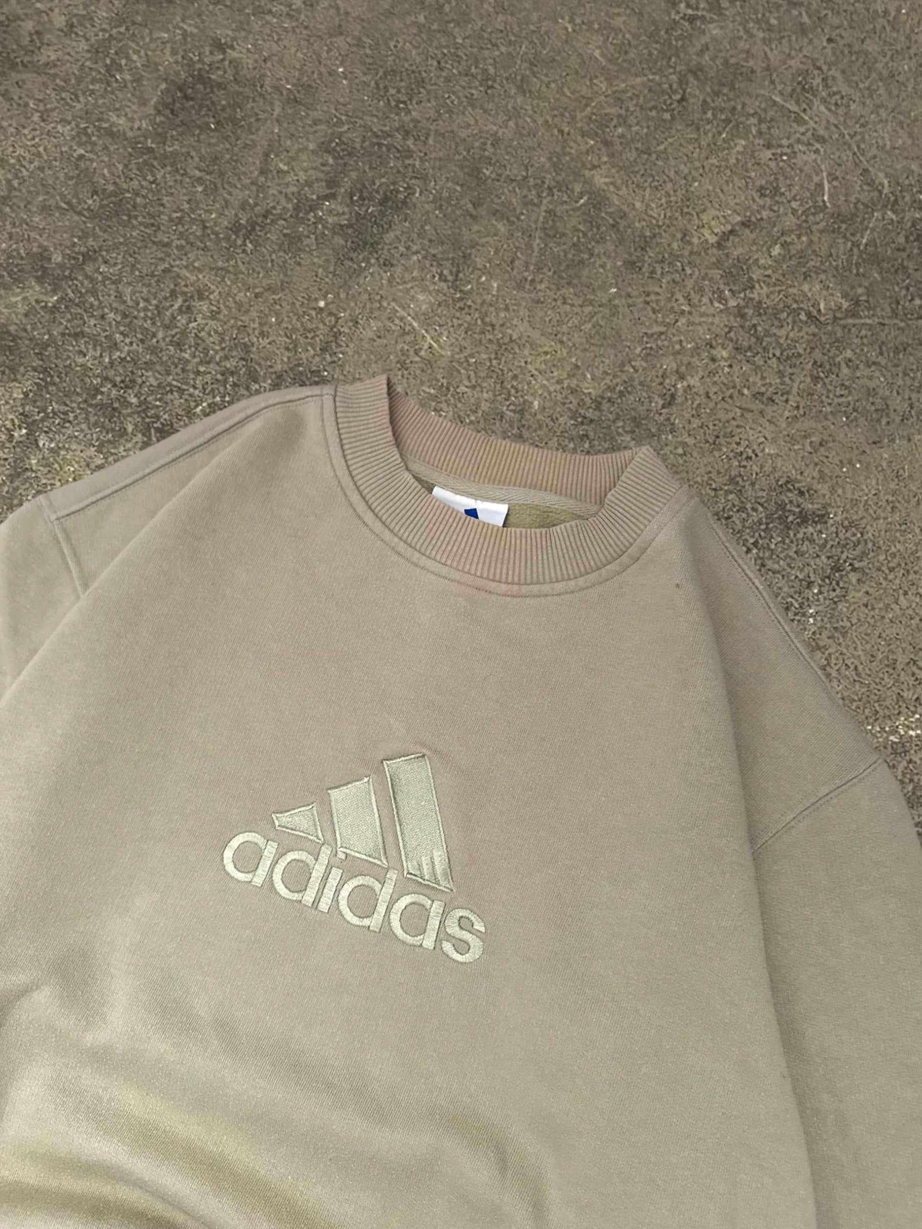 VINTAGE 90S ADIDAS SWEATSHIRT