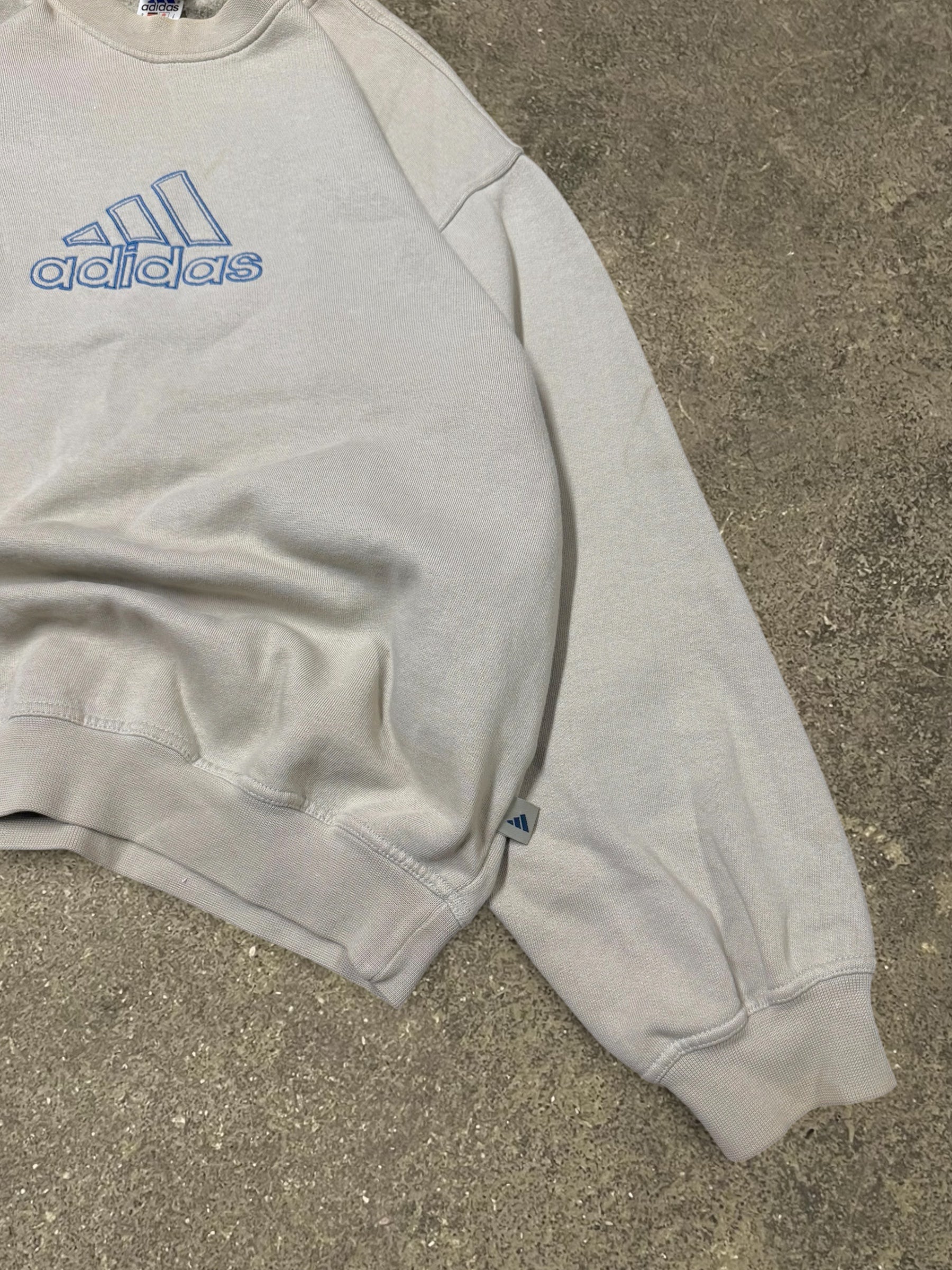 VINTAGE 90S ADIDAS SWEATSHIRT