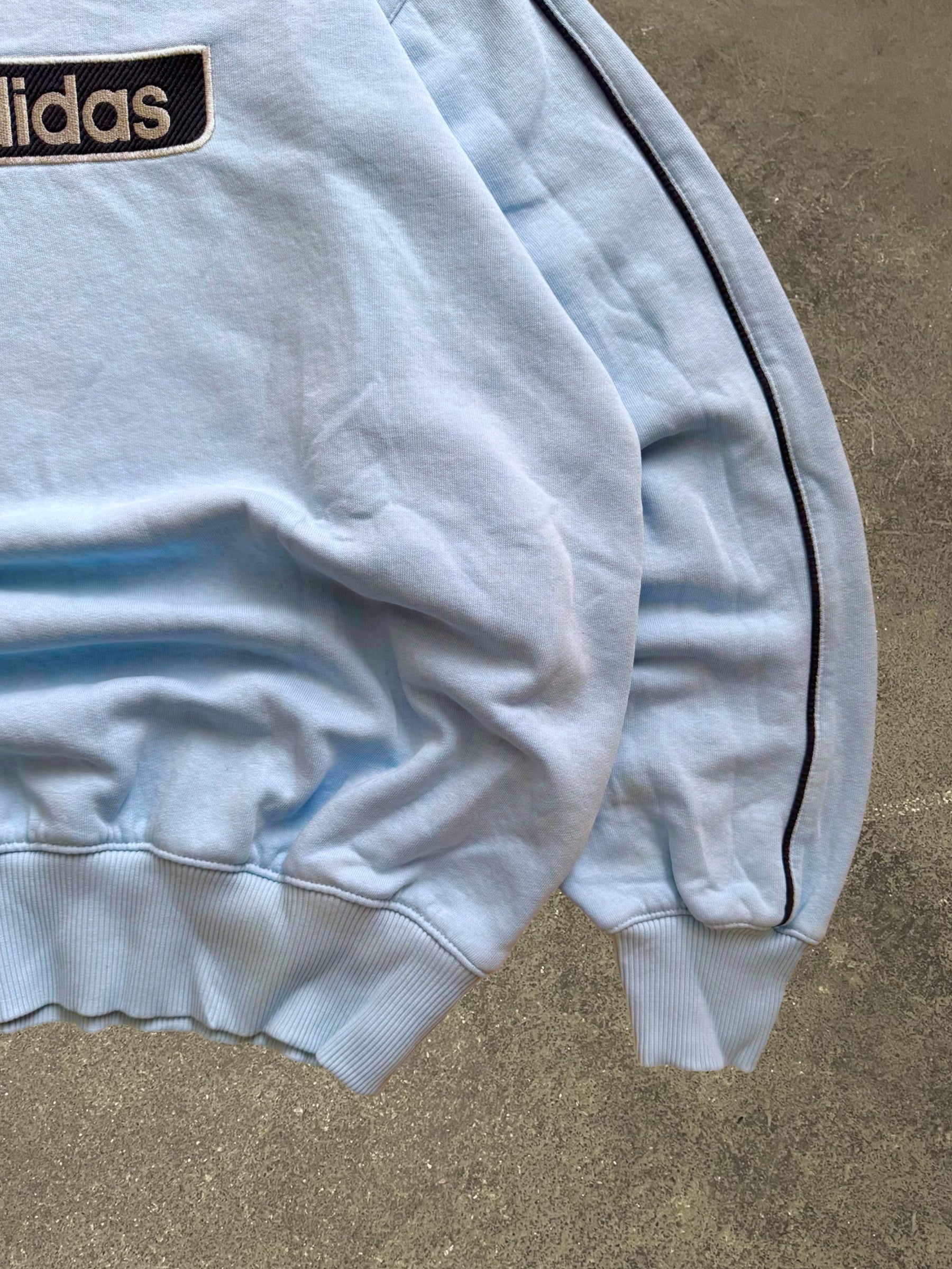VINTAGE 00S BABY-BLUE ADIDAS SWEATSHIRT