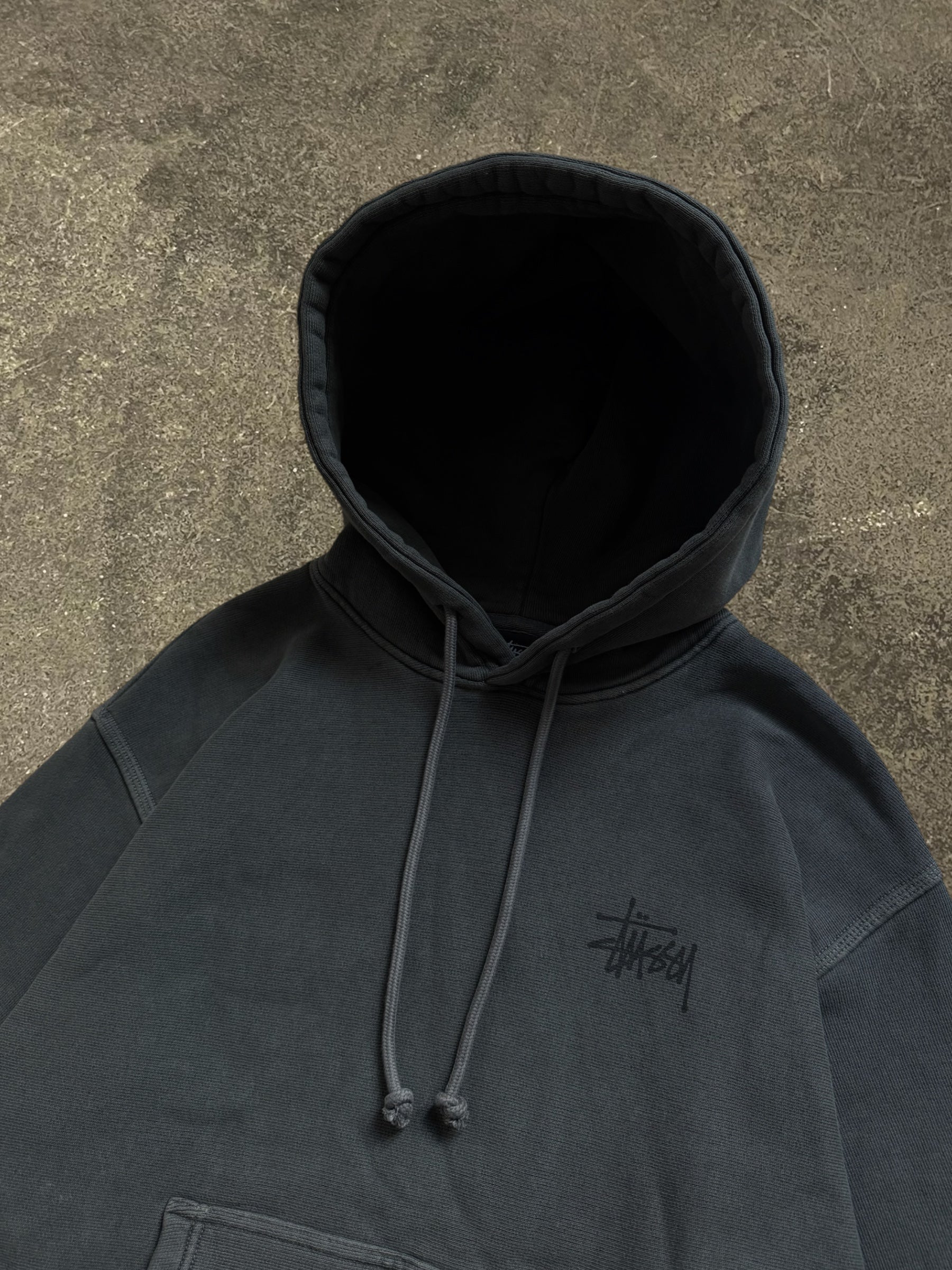 STÜSSY PIGMENT DYED BASIC LOGO HOODIE