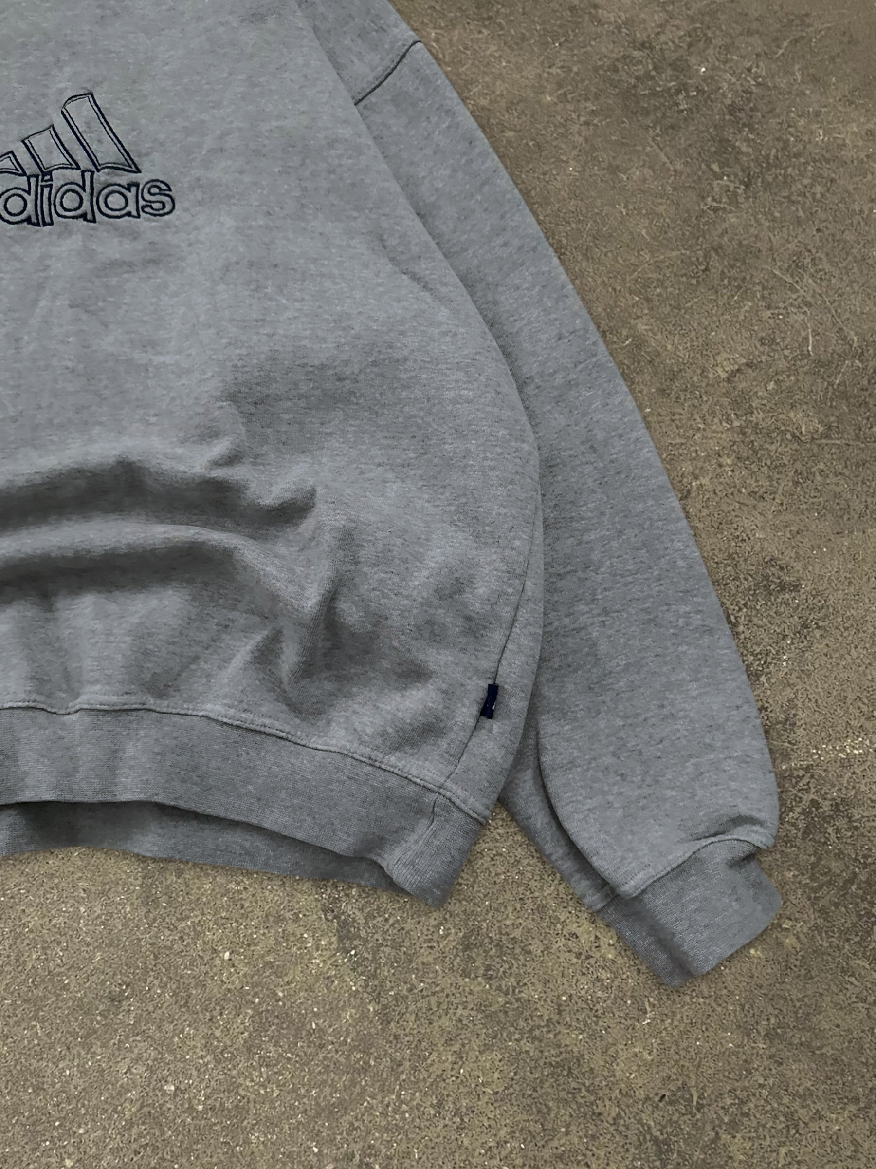 VINTAGE 90S ADIDAS SWEATSHIRT