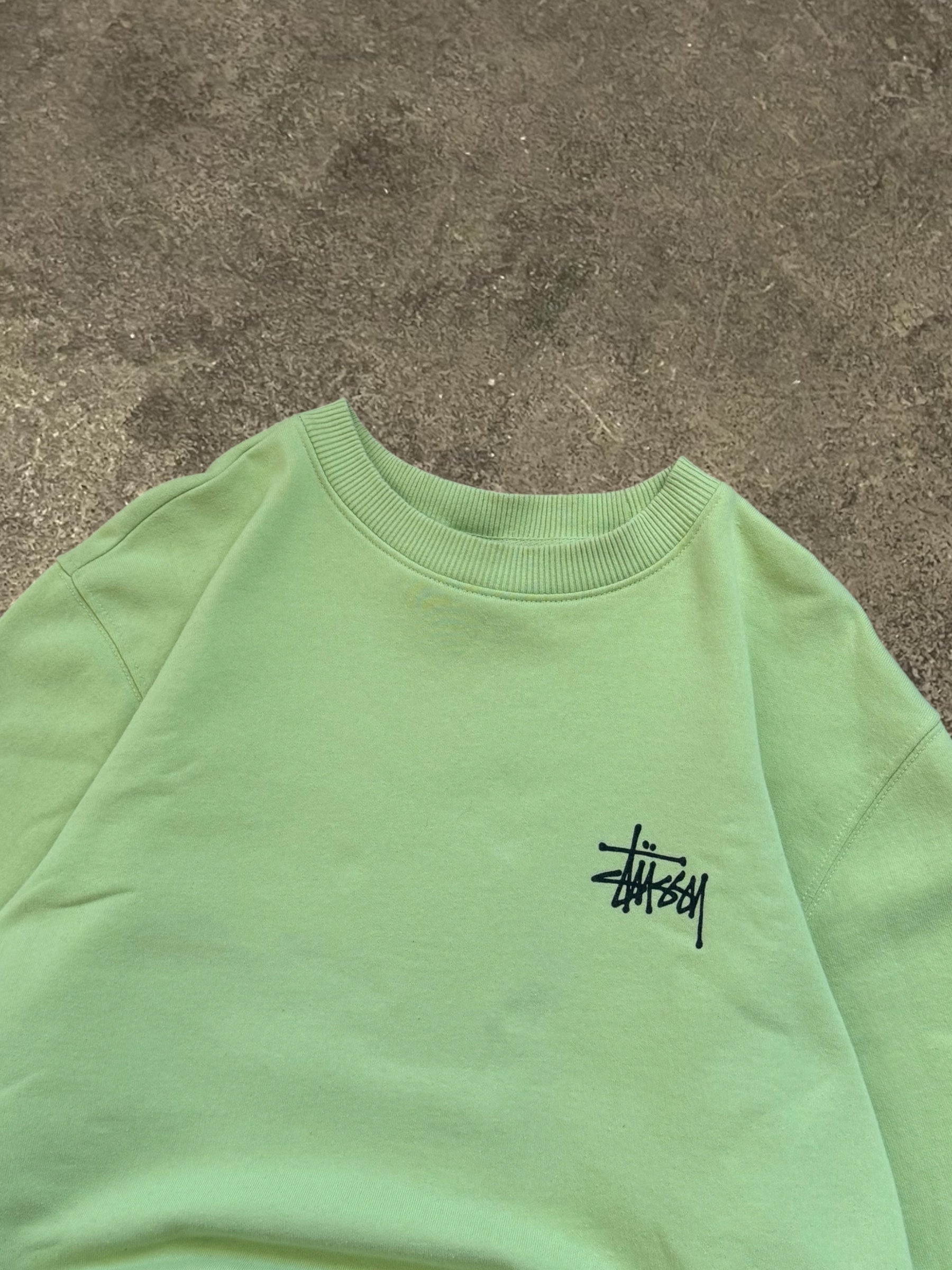 STÜSSY LIME GREEN BASIC LOGO SWEATSHIRT