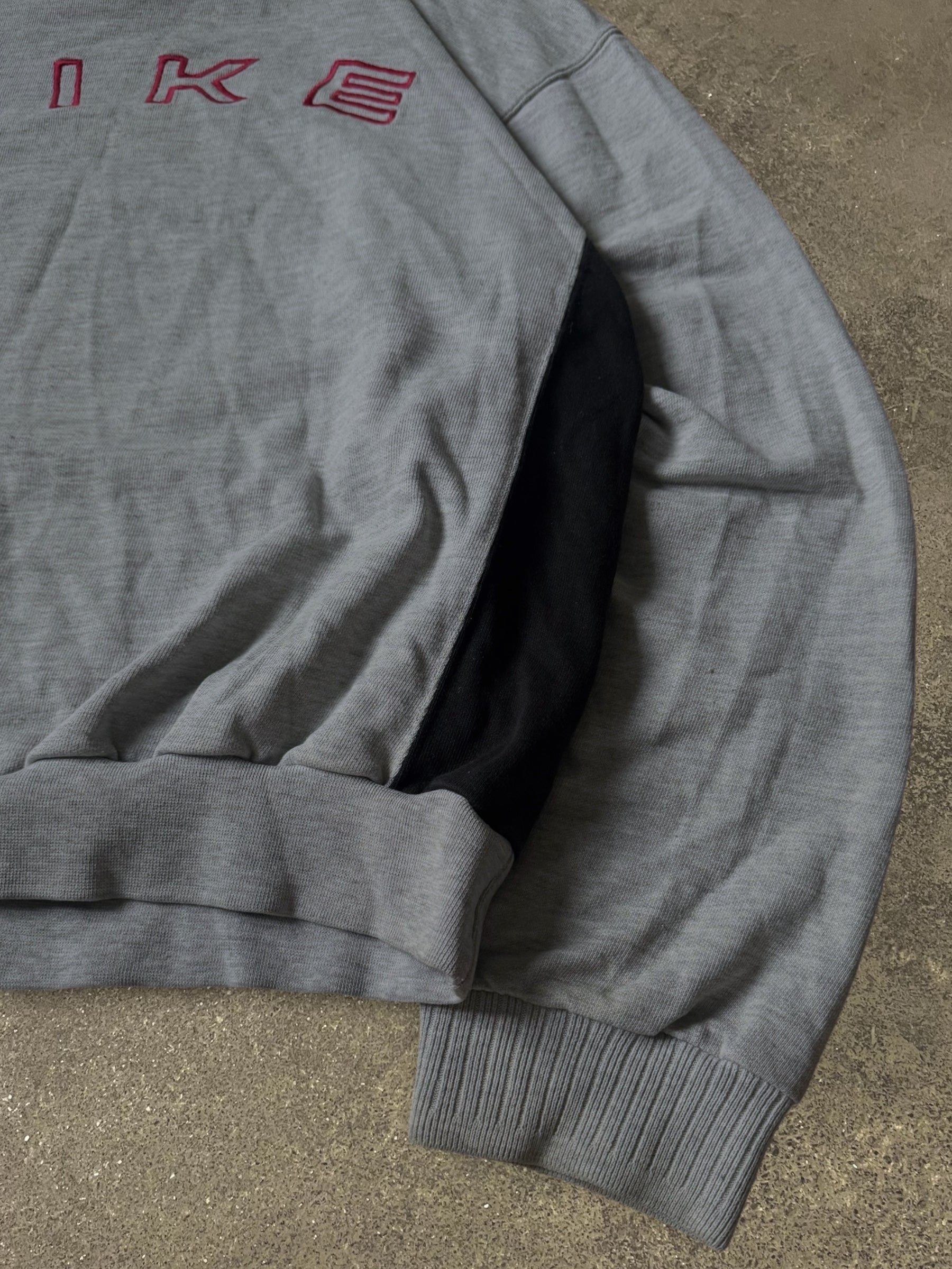 VINTAGE 90S NIKE SWEATSHIRT