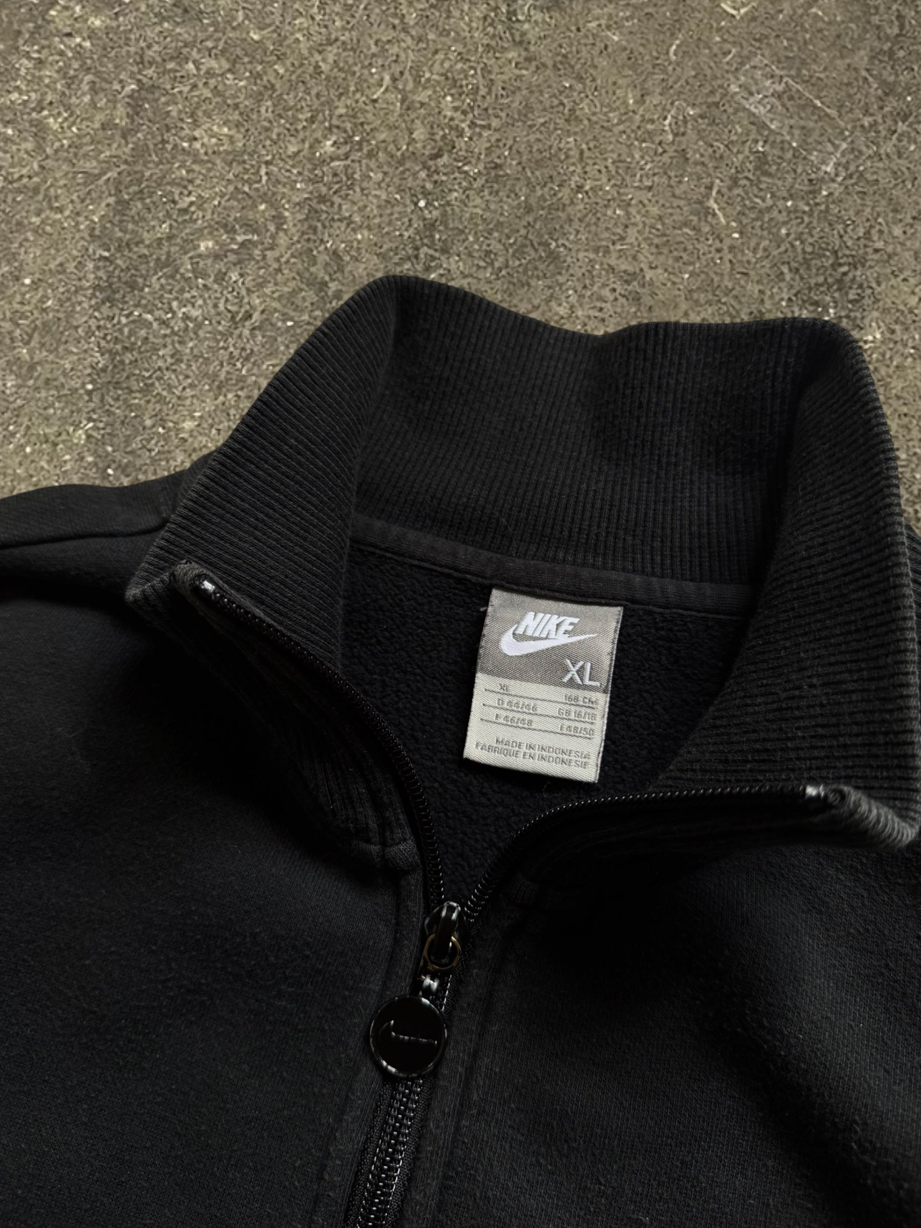 VINTAGE 00S NIKE ZIPPED SWEATSHIRT