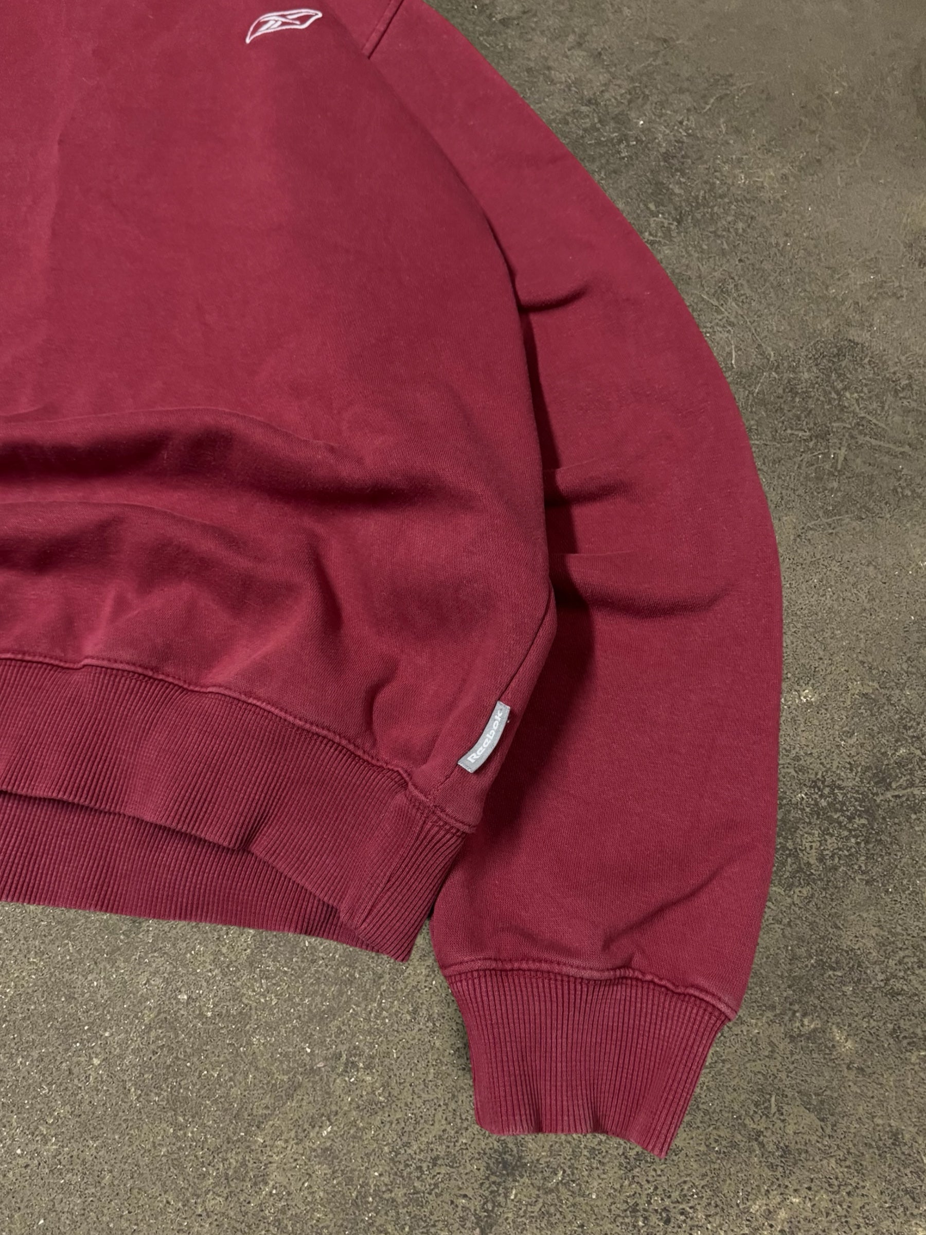 VINTAGE 90S REEBOK SWEATSHIRT