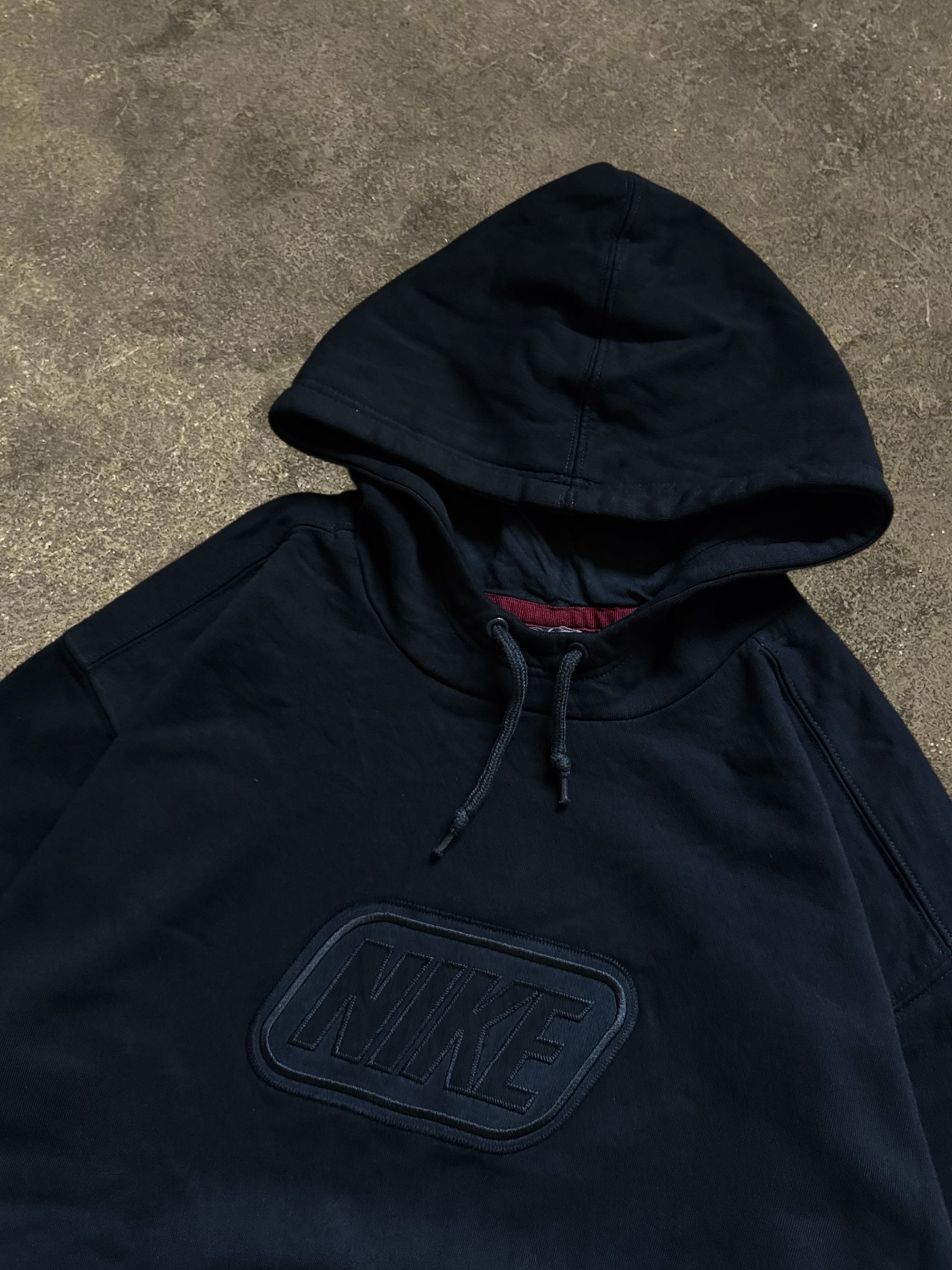 VINTAGE 00S NIKE HOODIE