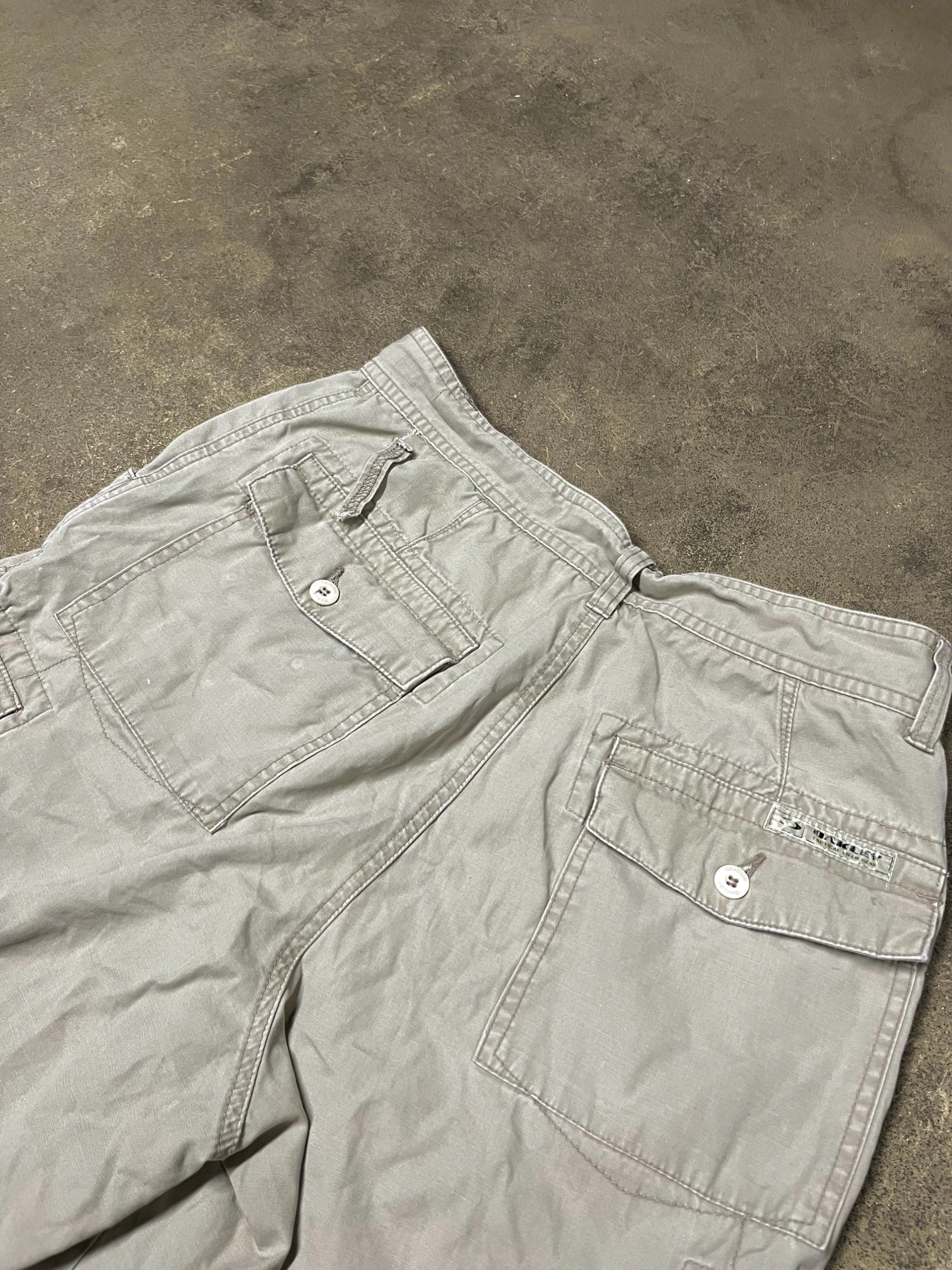 OAKLEY CARGO SHORTS