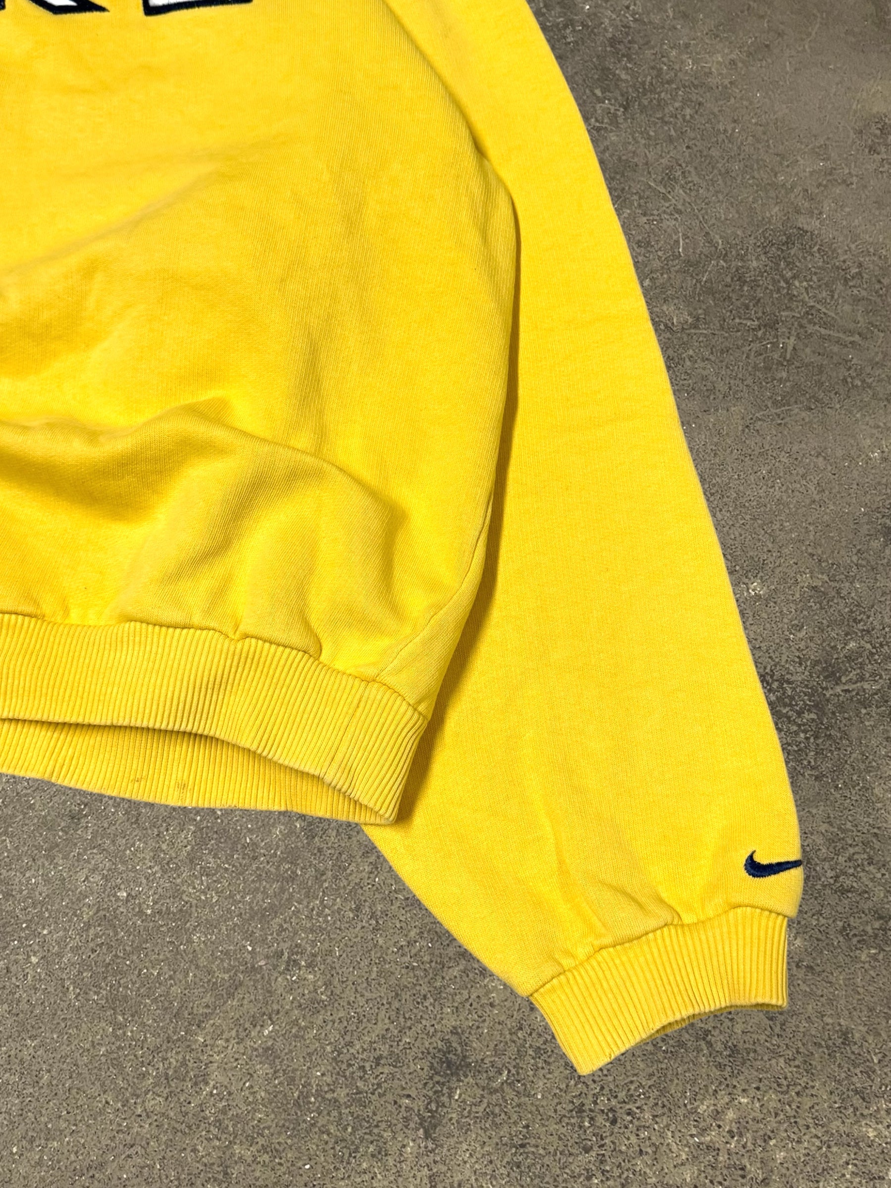 VINTAGE 90S NIKE SPELLOUT SWEATSHIRT