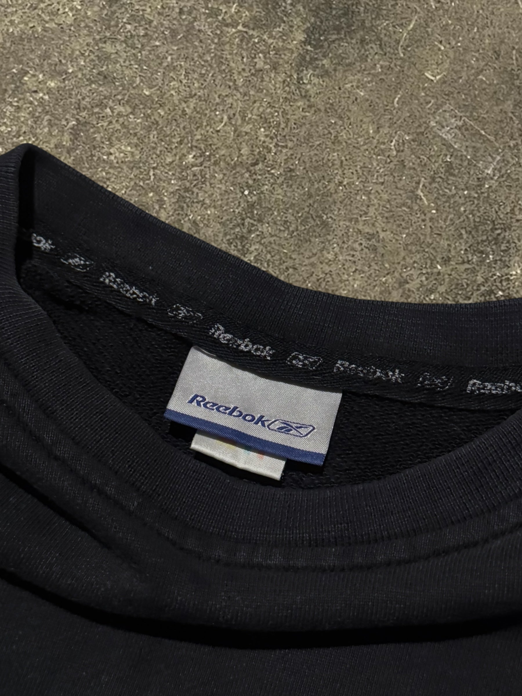 VINTAGE BLACK REEBOK BIG LOGO SWEATSHIRT