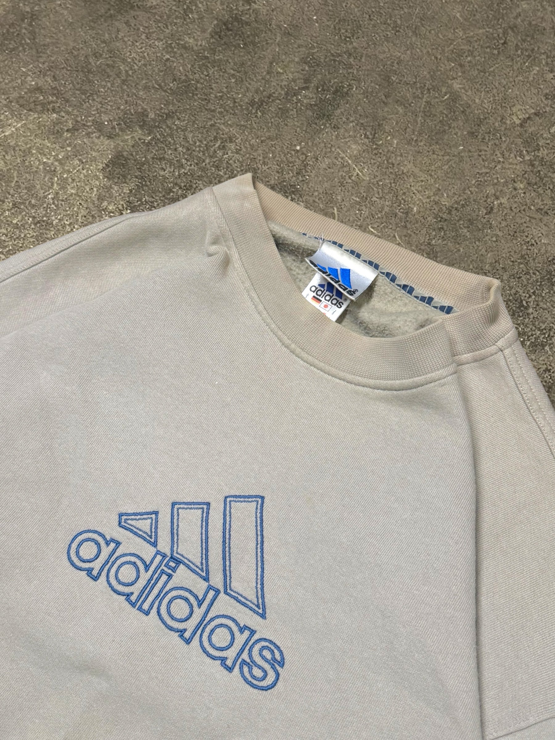 VINTAGE 90S ADIDAS SWEATSHIRT