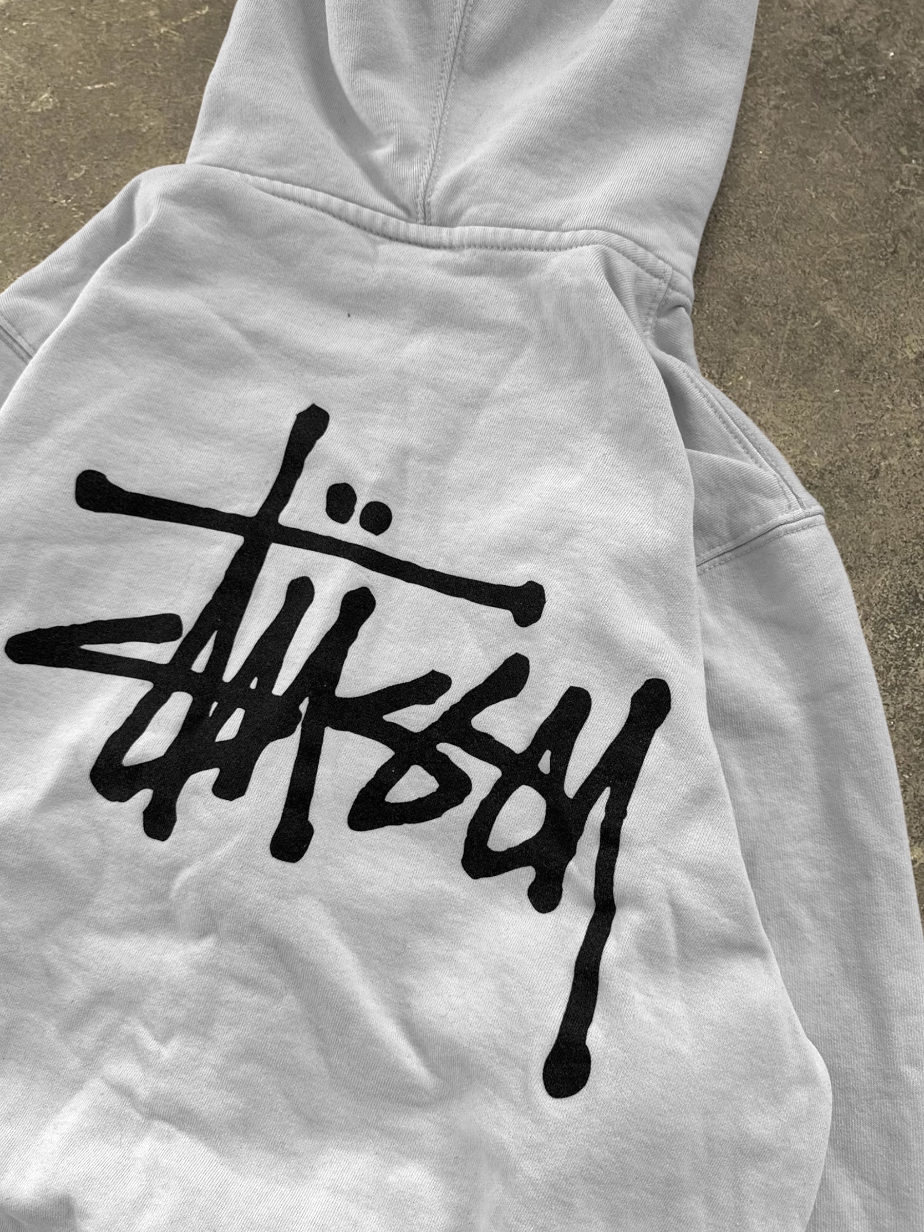 STÜSSY BASIC LOGO ZIP-UP HOODIE