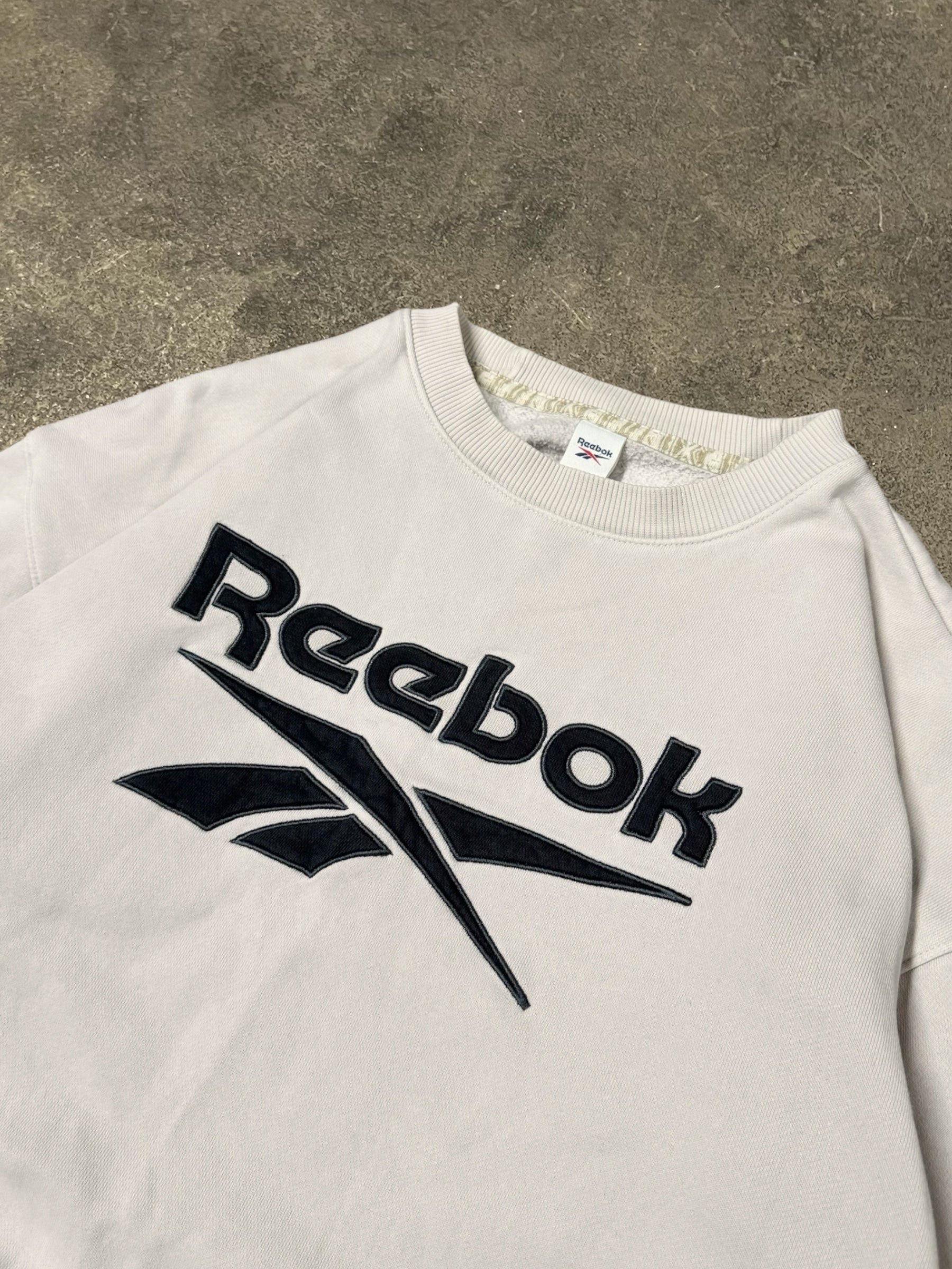 REEBOK SWEATSHIRT