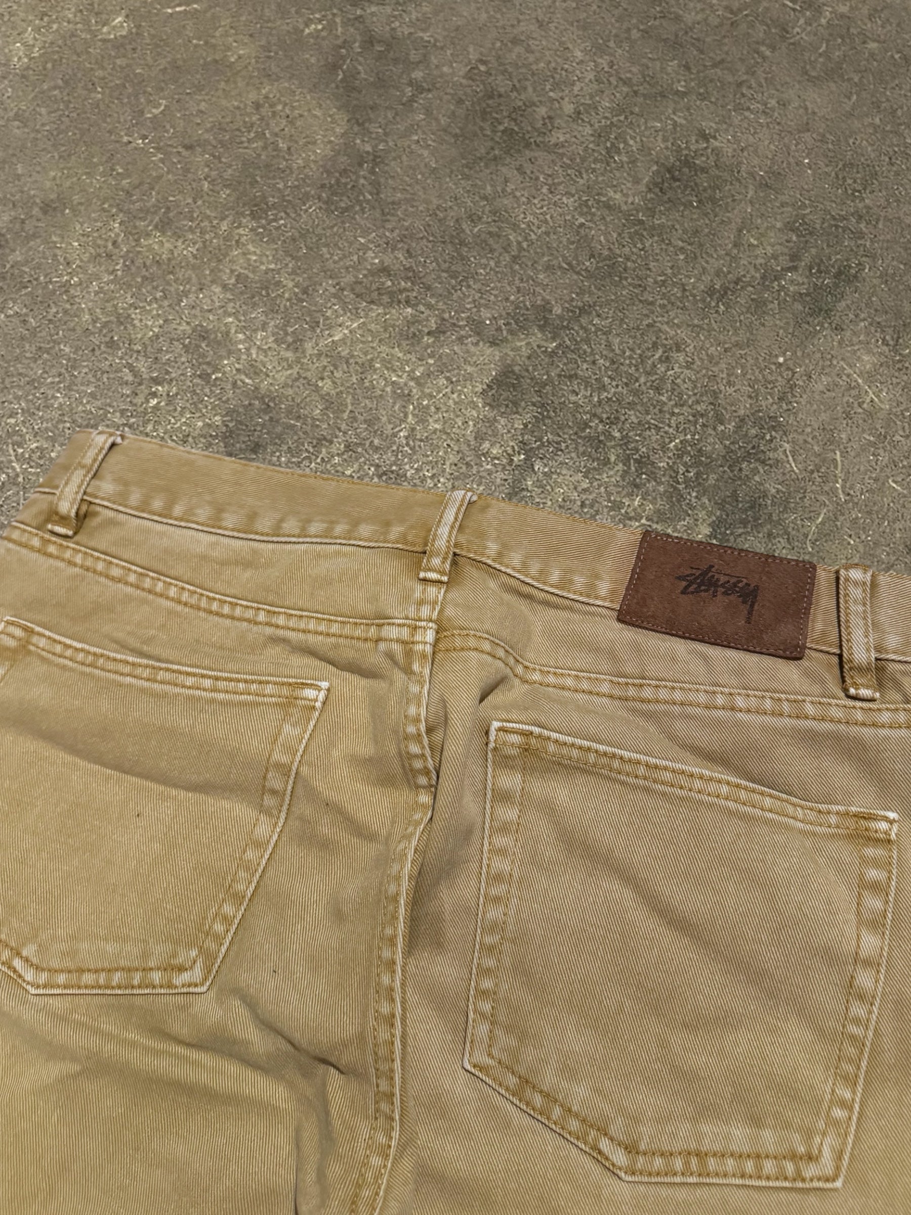 STÜSSY BEIGE CLASSIC JEANS