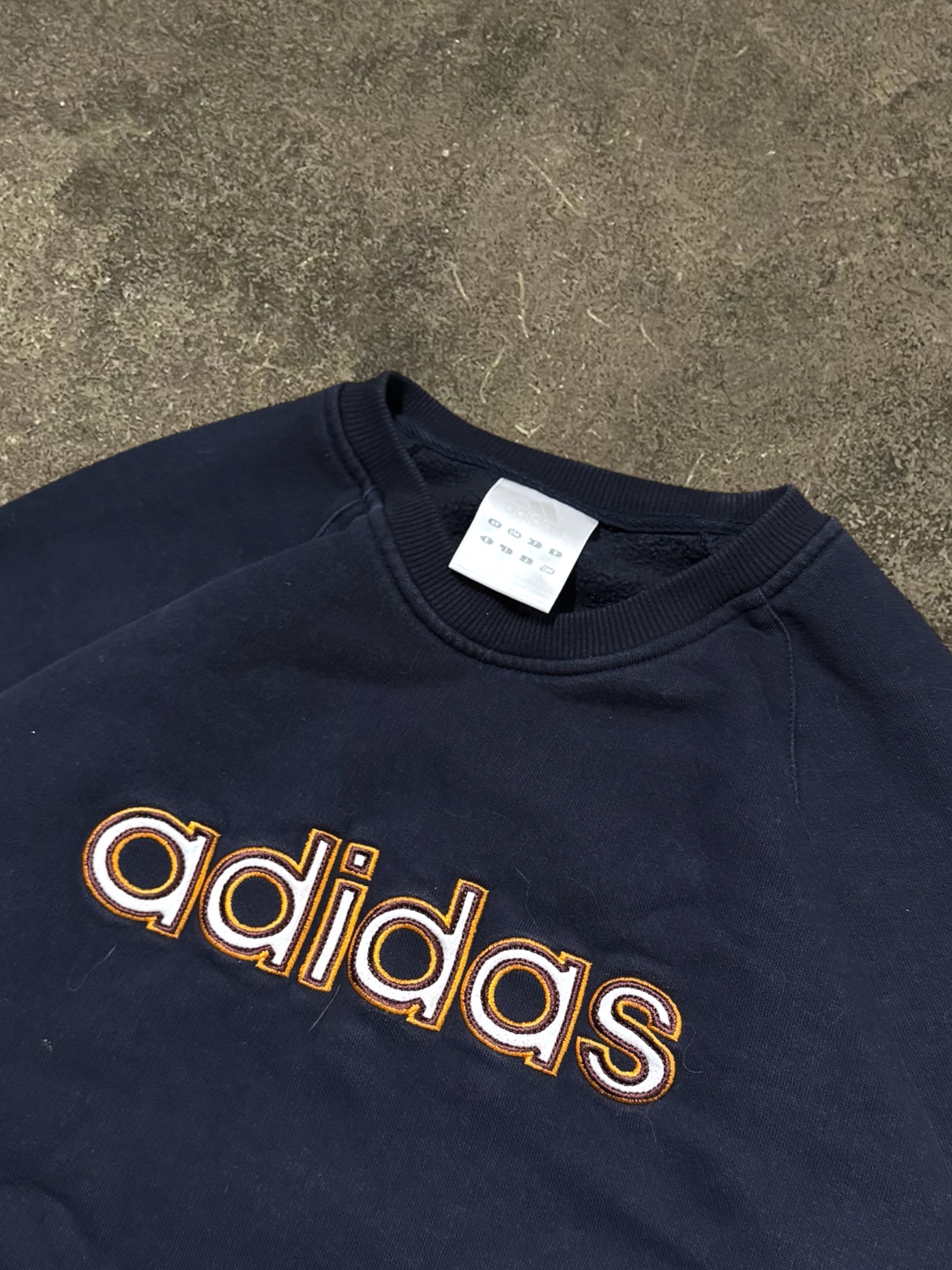 VINTAGE 00S ADIDAS SWEATSHIRT