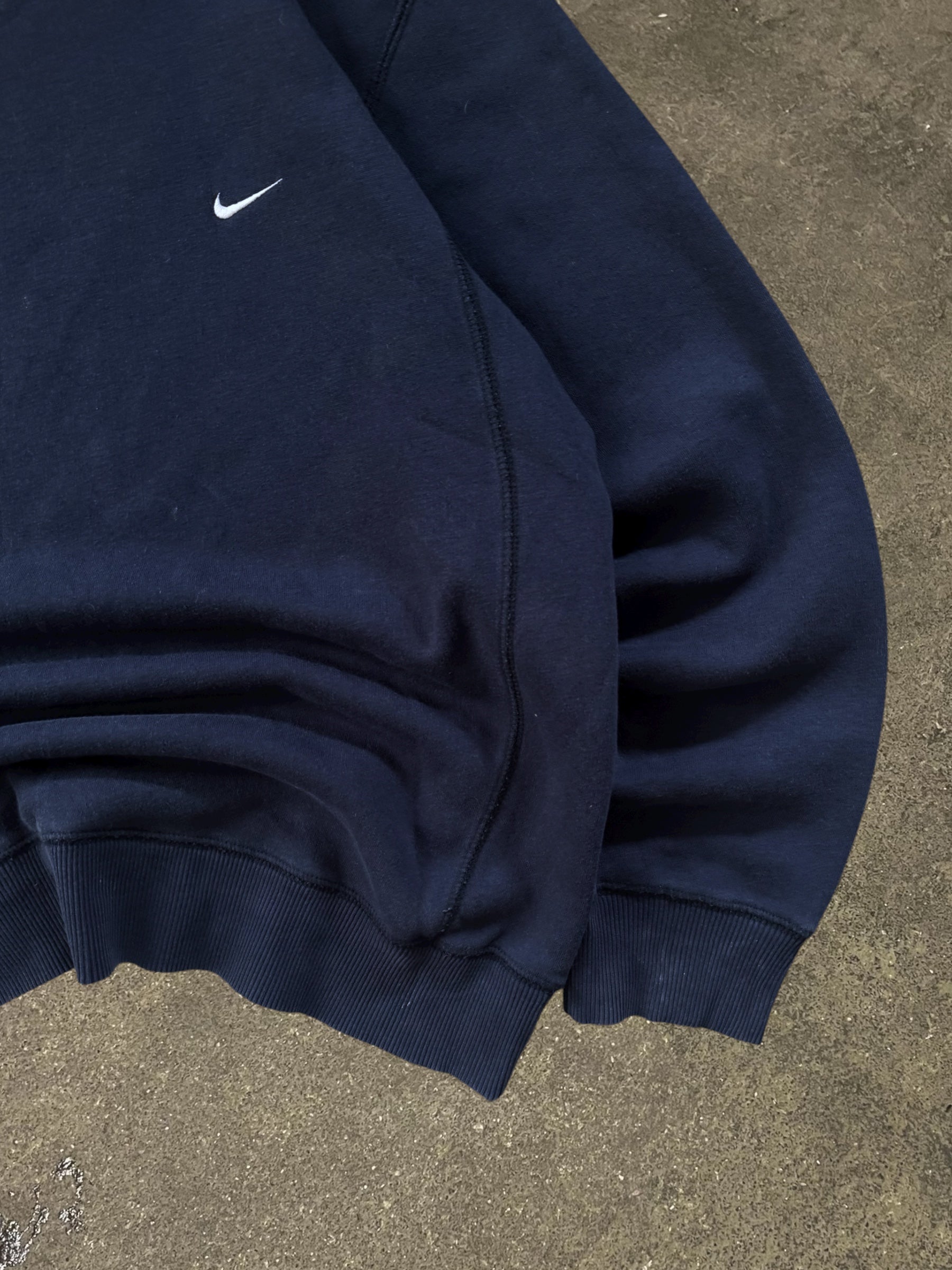 VINTAGE 00S NIKE NAVY SWOOSH SWEATSHIRT