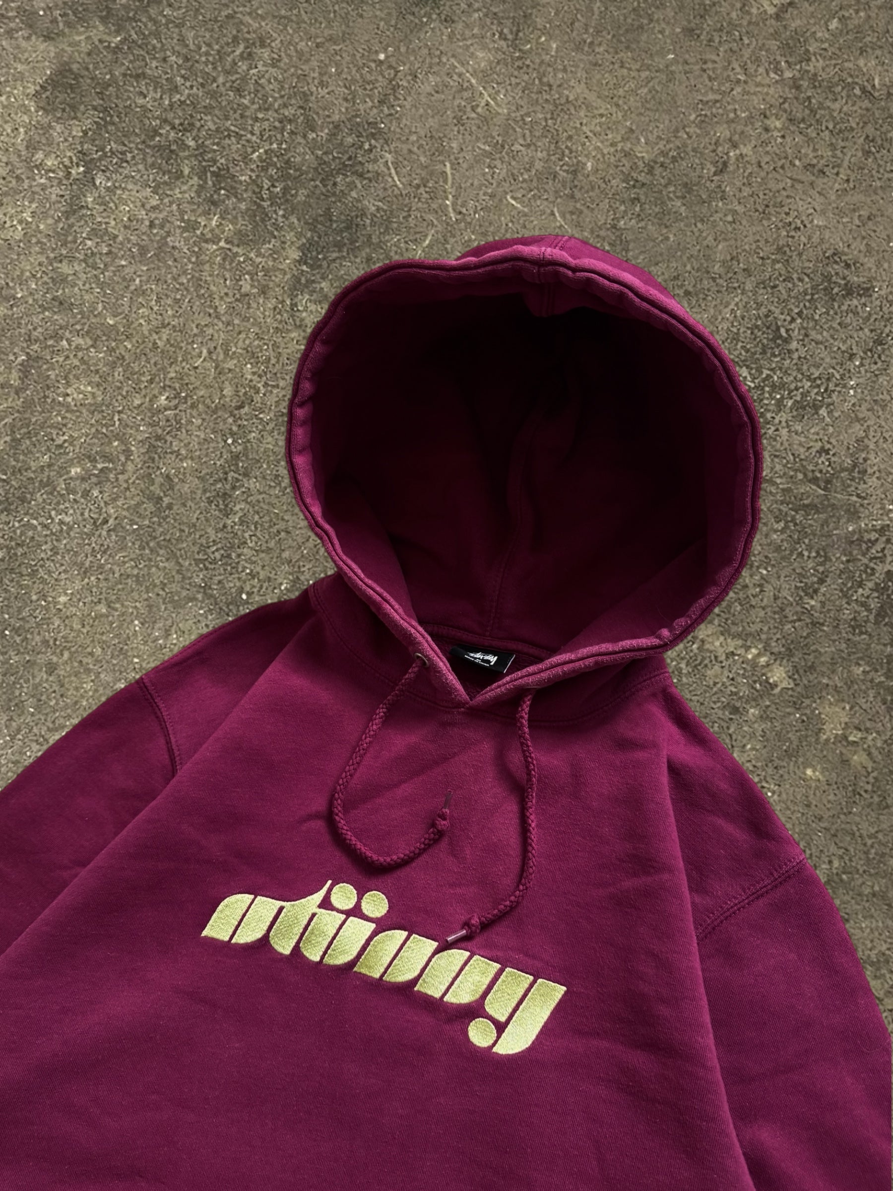 STÜSSY PRETTY LOGO HOODIE