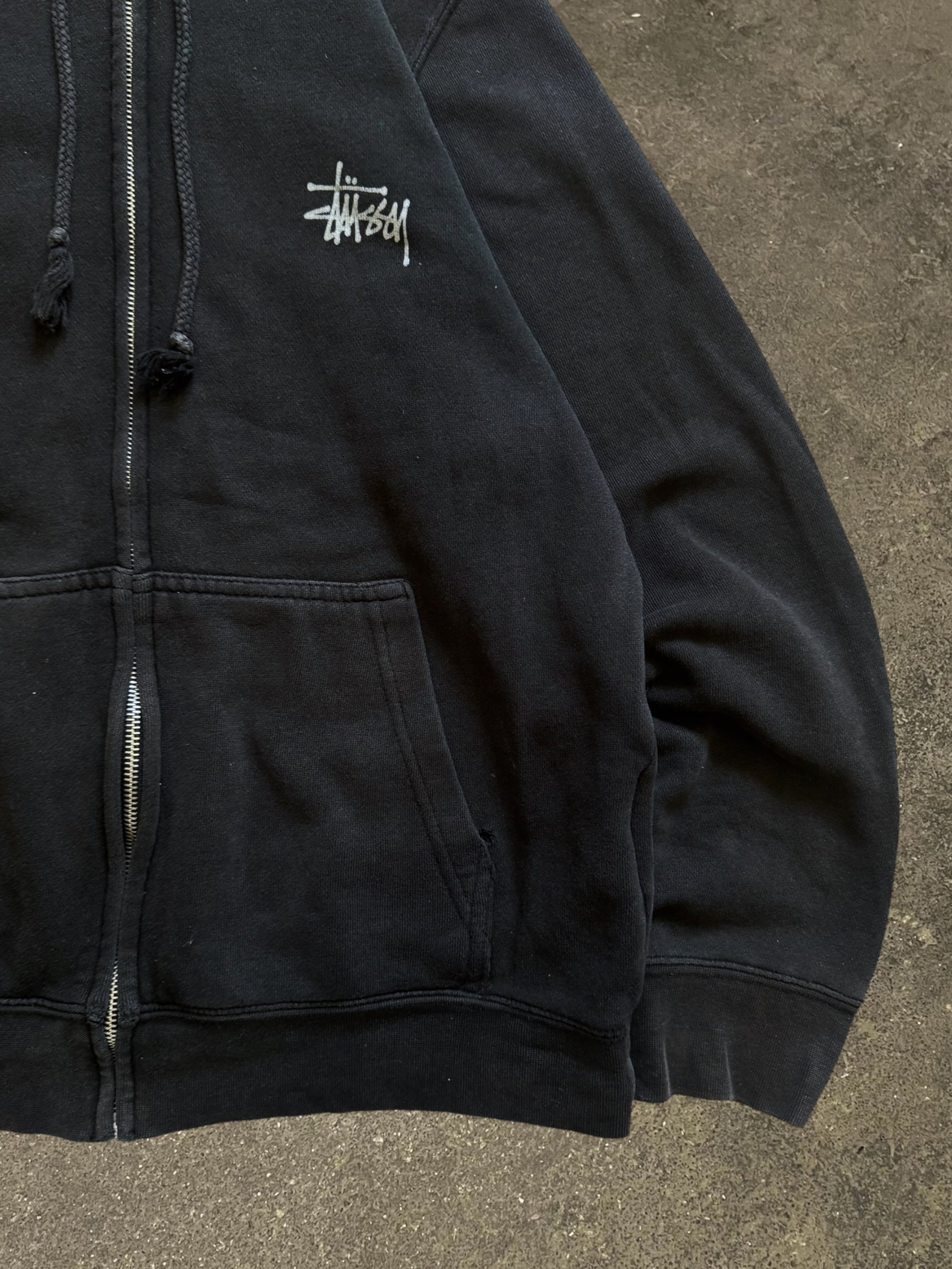 STÜSSY BASIC LOGO ZIP-UP HOODIE