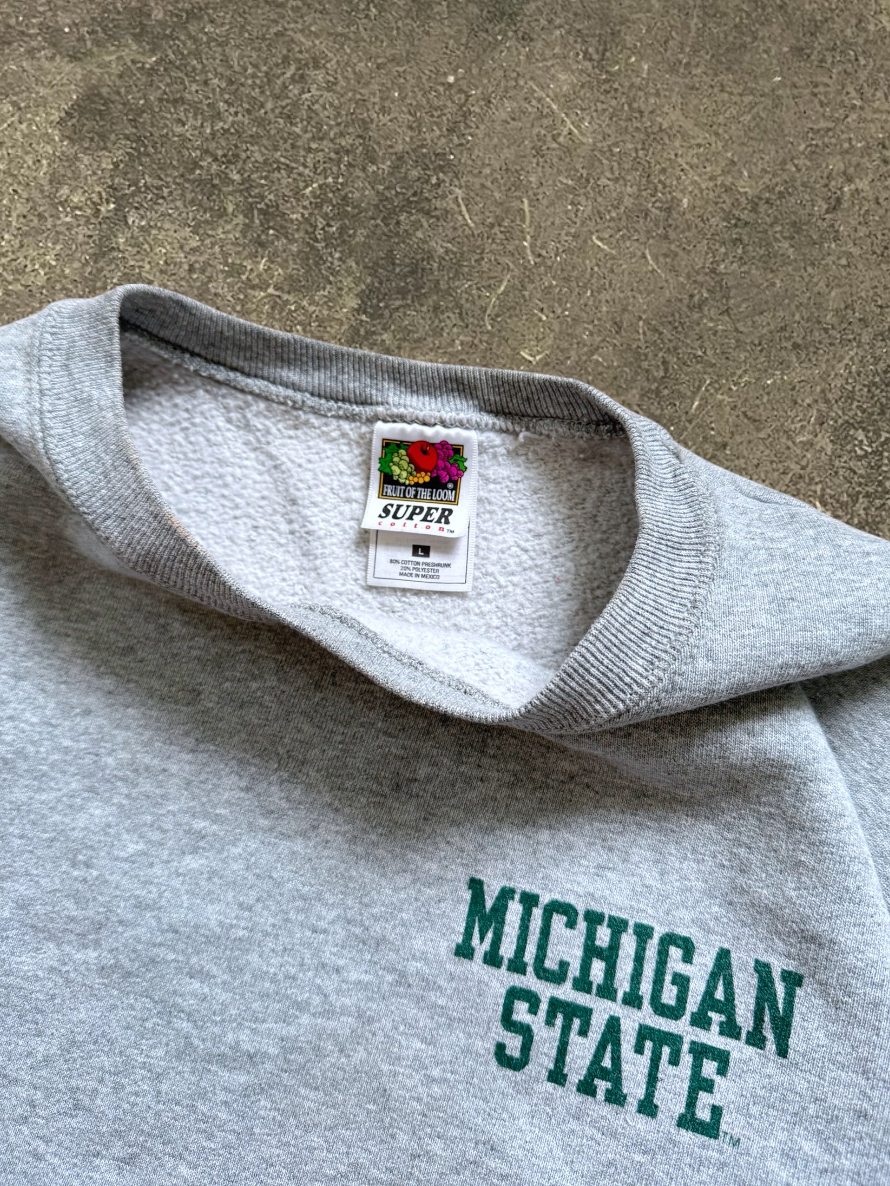 VINTAGE FRUIT OF THE LOOM HEAVYWEIGHT SWEATSHIRT