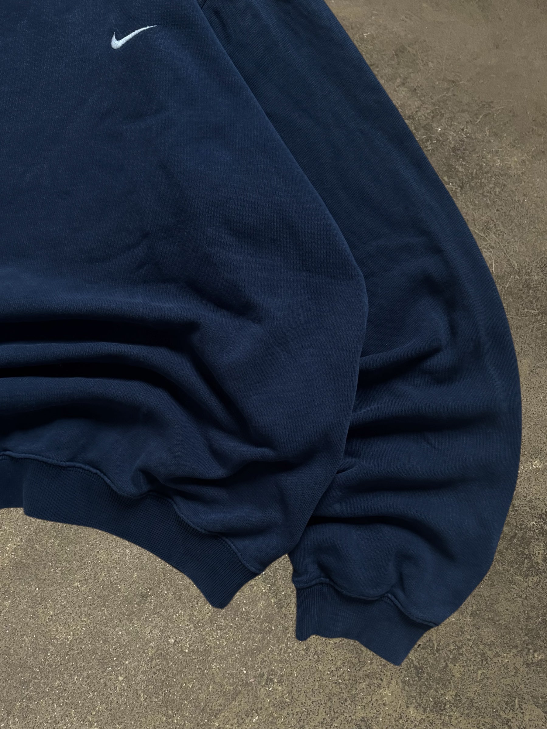 VINTAGE 00S NIKE MINI SWOOSH SWEATSHIRT