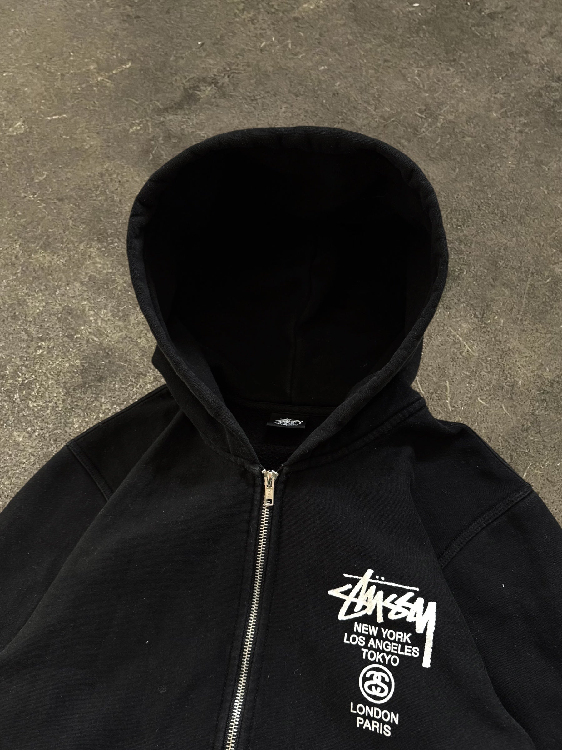 STÜSSY BLACK WORLD TOUR ZIP-UP HOODIE