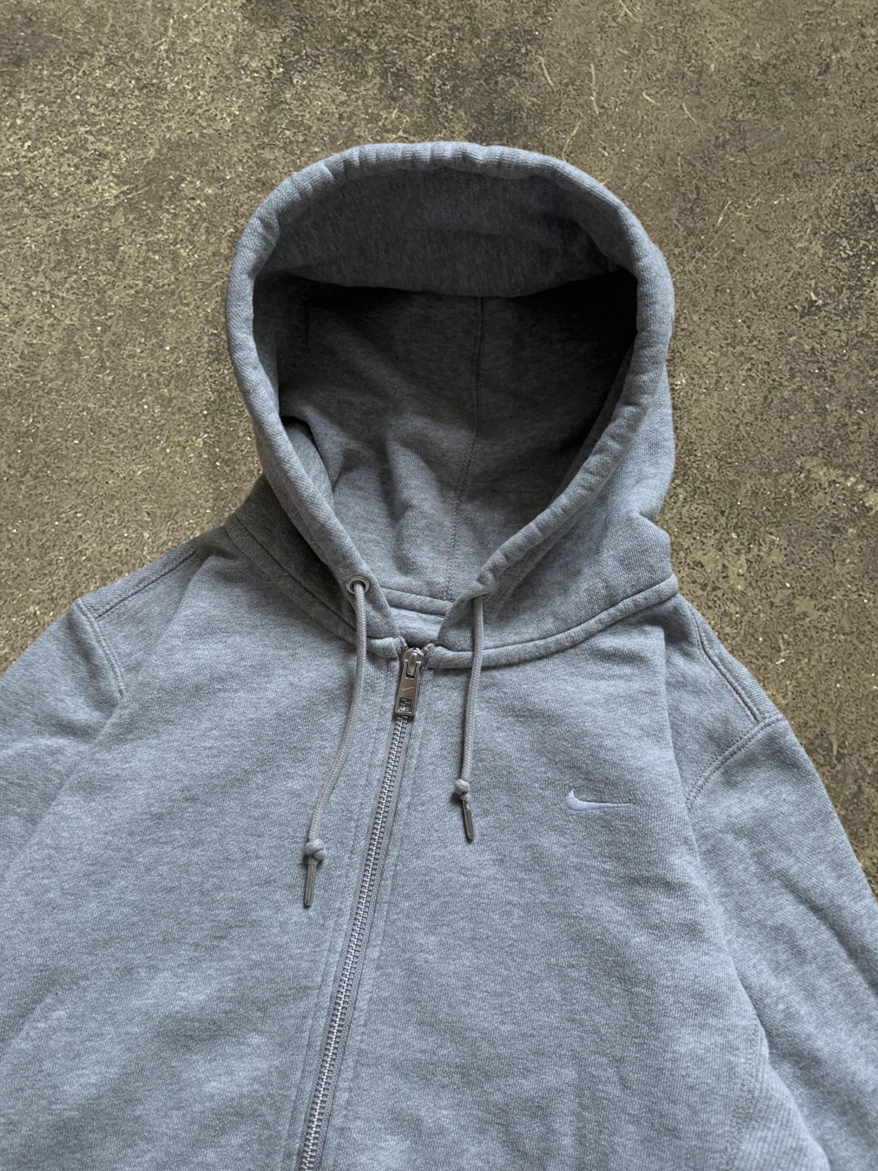 VINTAGE 00S NIKE ZIP-UP HOODIE
