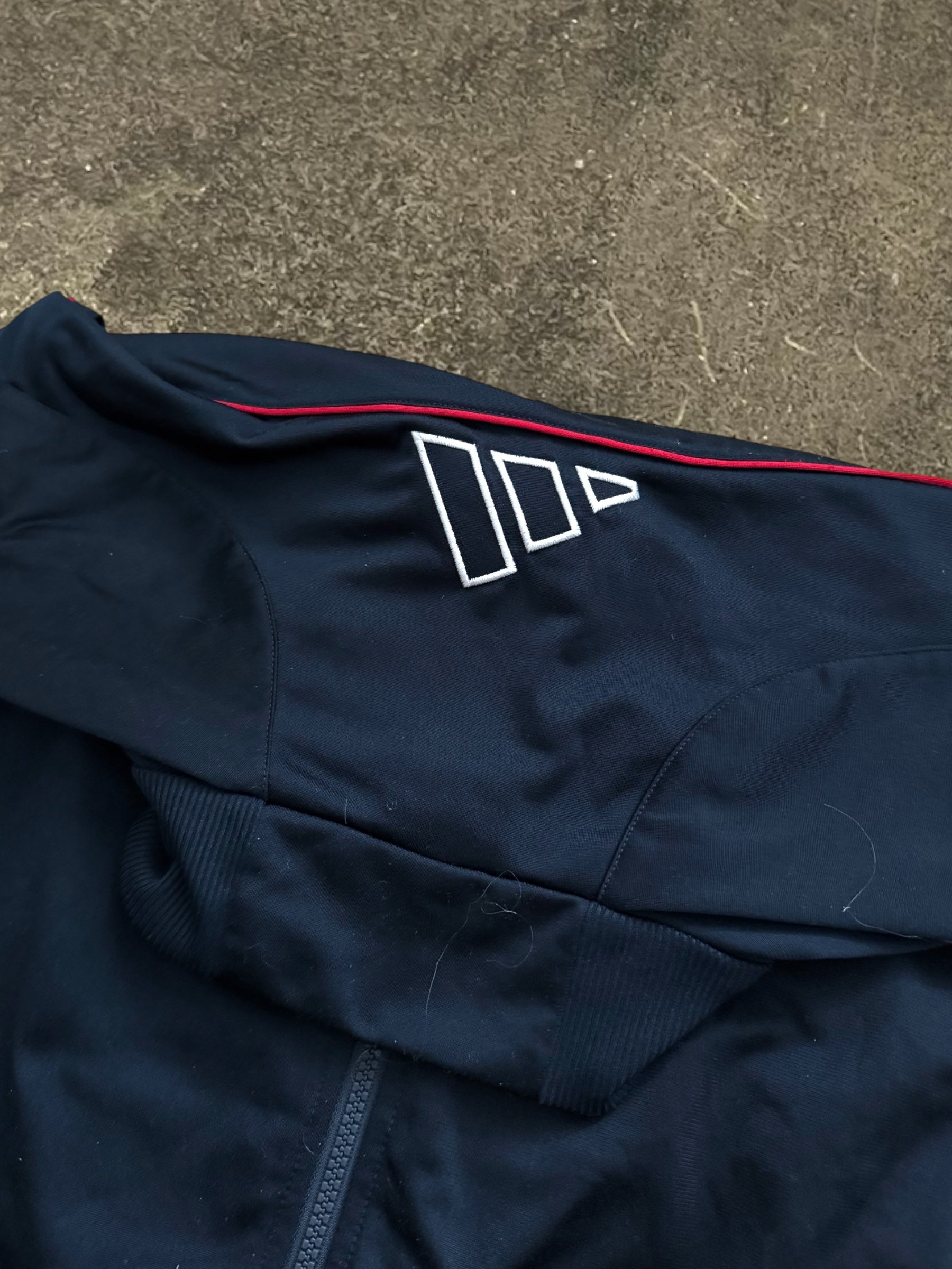 VINTAGE 00S NAVY BLUE ADIDAS TRACK JACKET