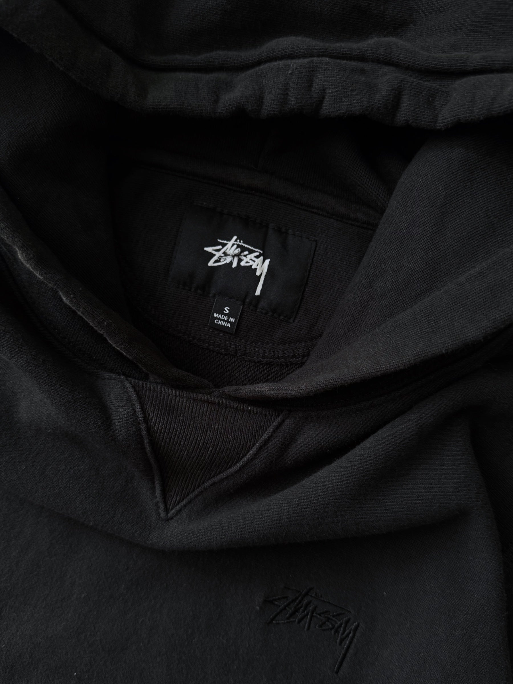 STÜSSY BLACK STOCK LOGO HOODIE