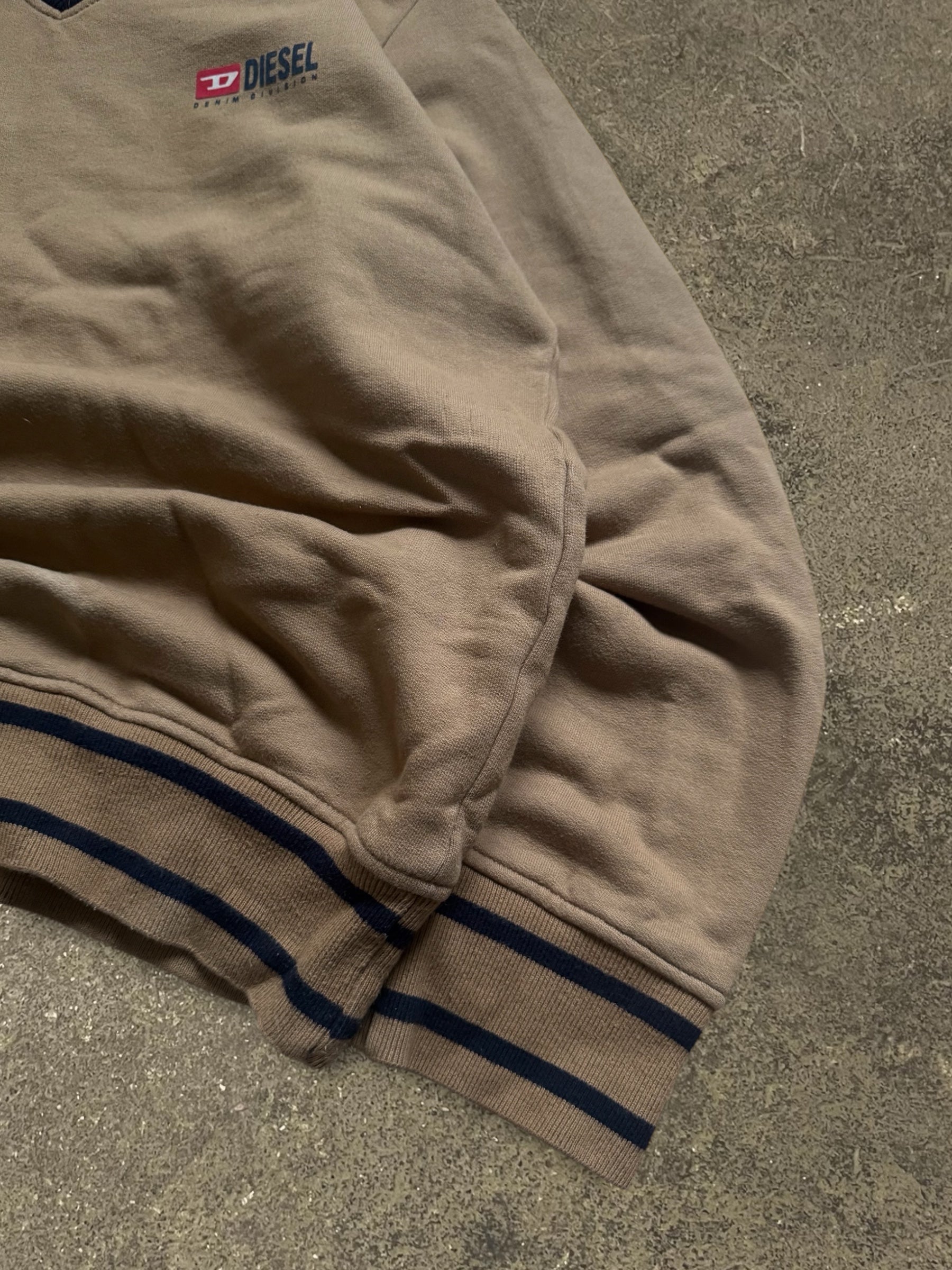 VINTAGE DIESEL V-NECK SWEATSHIRT