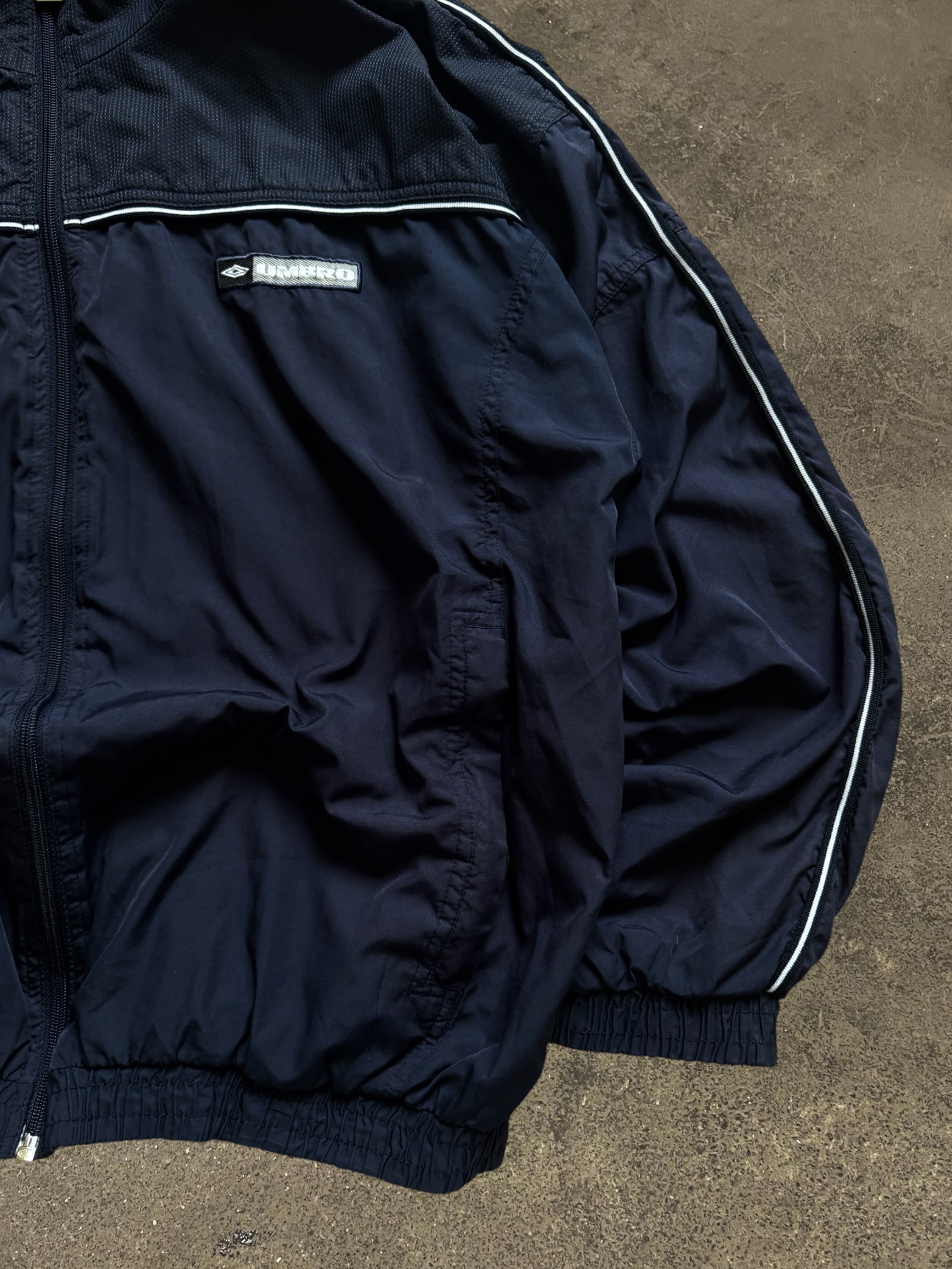 VINTAGE UMBRO WINDBREAKER