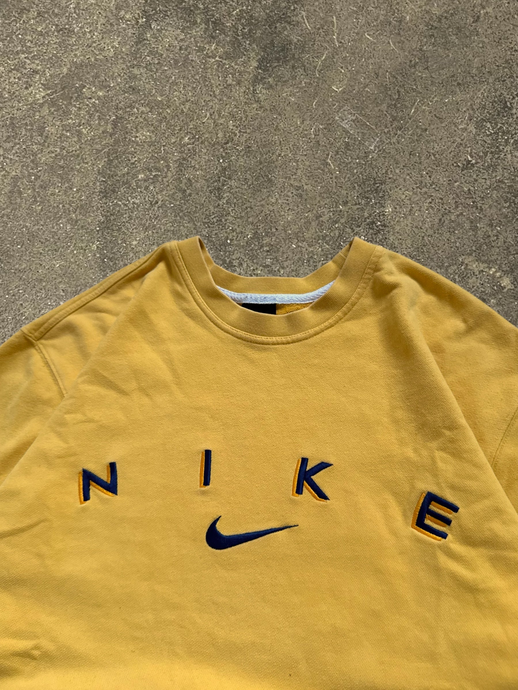 VINTAGE 90S NIKE SPELLOUT SWEATSHIRT